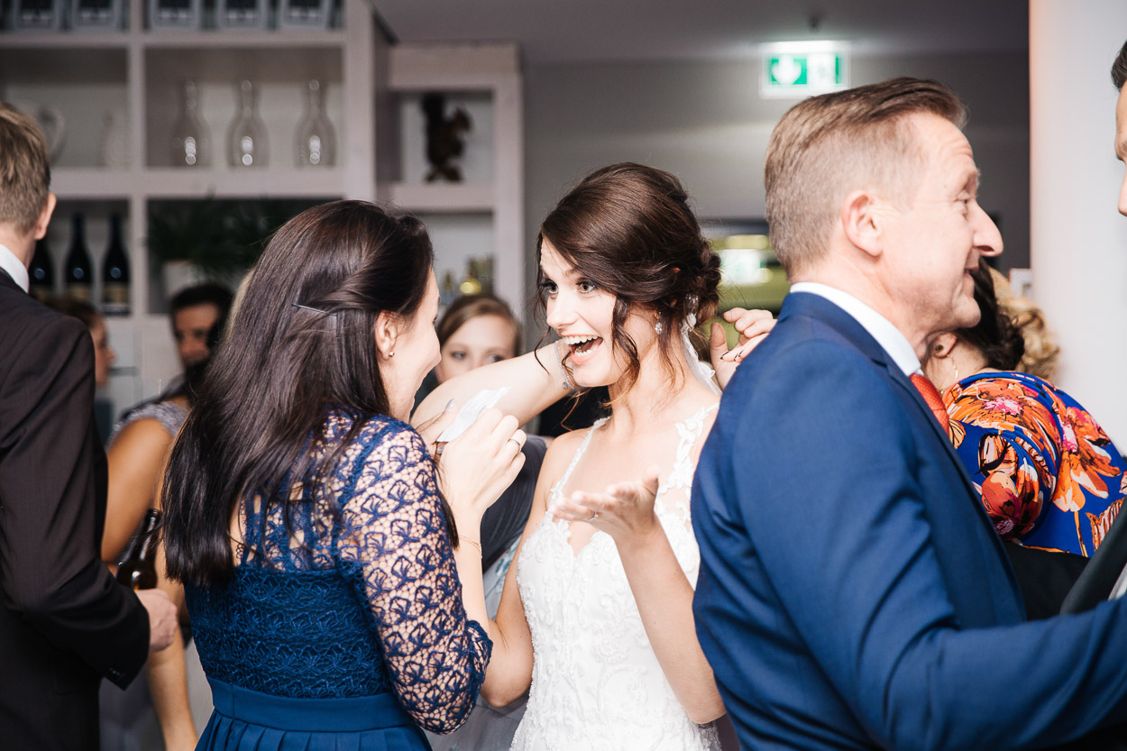 Nina Buschenhofen, Fotografie, Düsseldorf, Sturmfreie Bude, Hochzeitsreportage, Reportage, Hochzeit