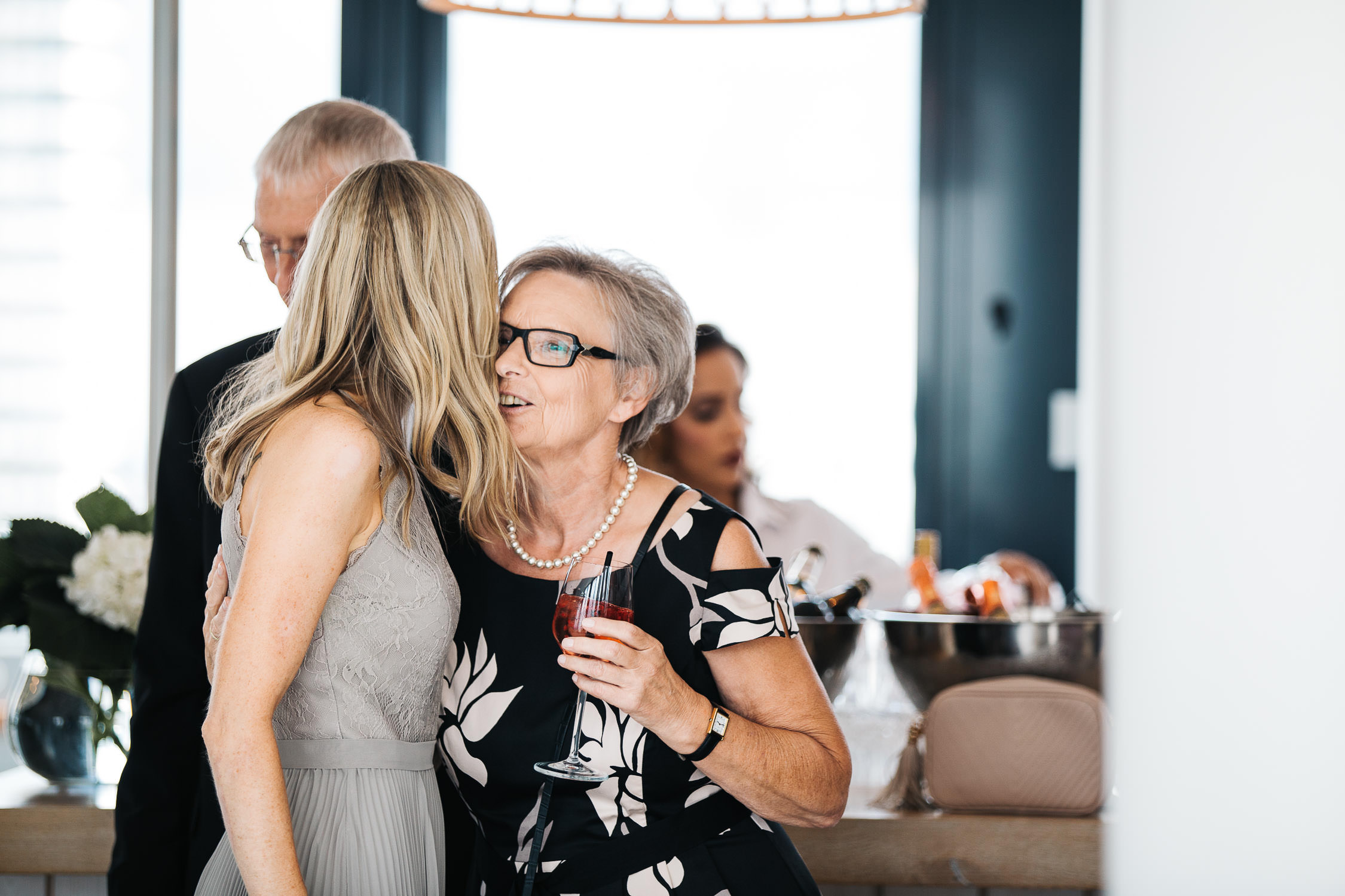 Nina Buschenhofen, Fotografie, Düsseldorf, Sturmfreie Bude, Hochzeitsreportage, Reportage, Hochzeit