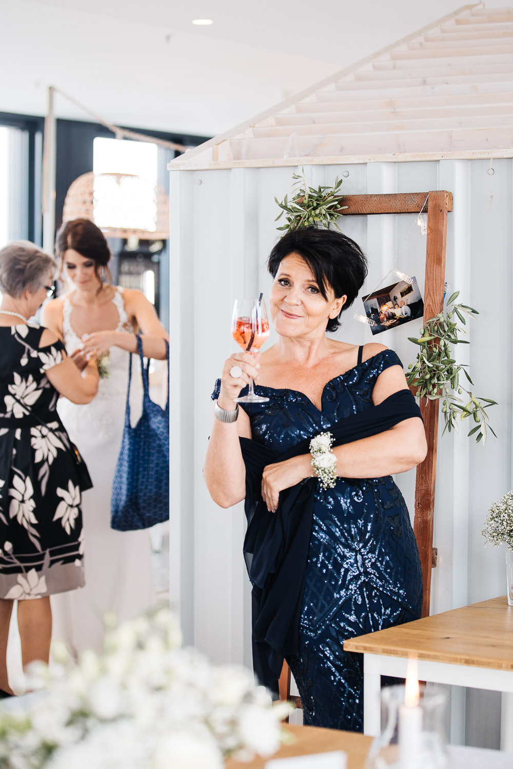 Nina Buschenhofen, Fotografie, Düsseldorf, Sturmfreie Bude, Hochzeitsreportage, Reportage, Hochzeit