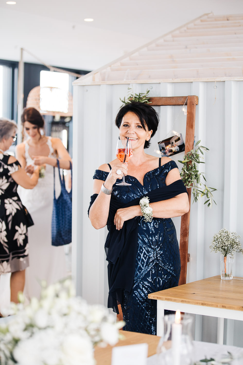 Nina Buschenhofen, Fotografie, Düsseldorf, Sturmfreie Bude, Hochzeitsreportage, Reportage, Hochzeit