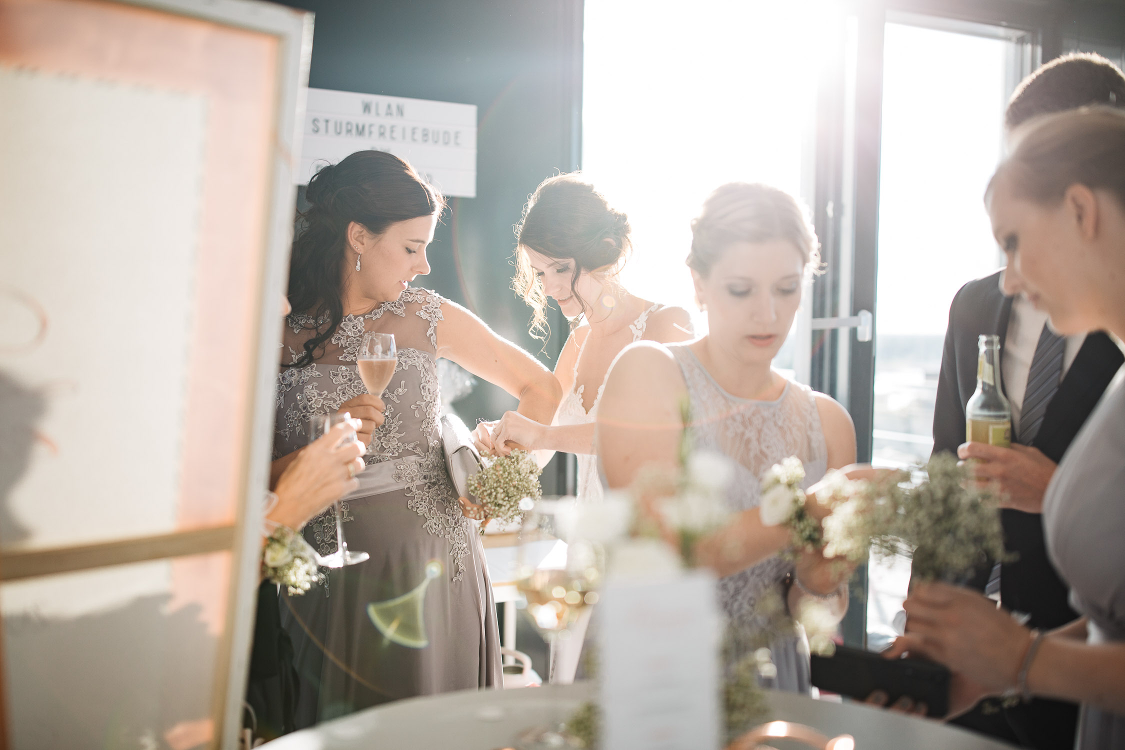 Nina Buschenhofen, Fotografie, Düsseldorf, Sturmfreie Bude, Hochzeitsreportage, Reportage, Hochzeit