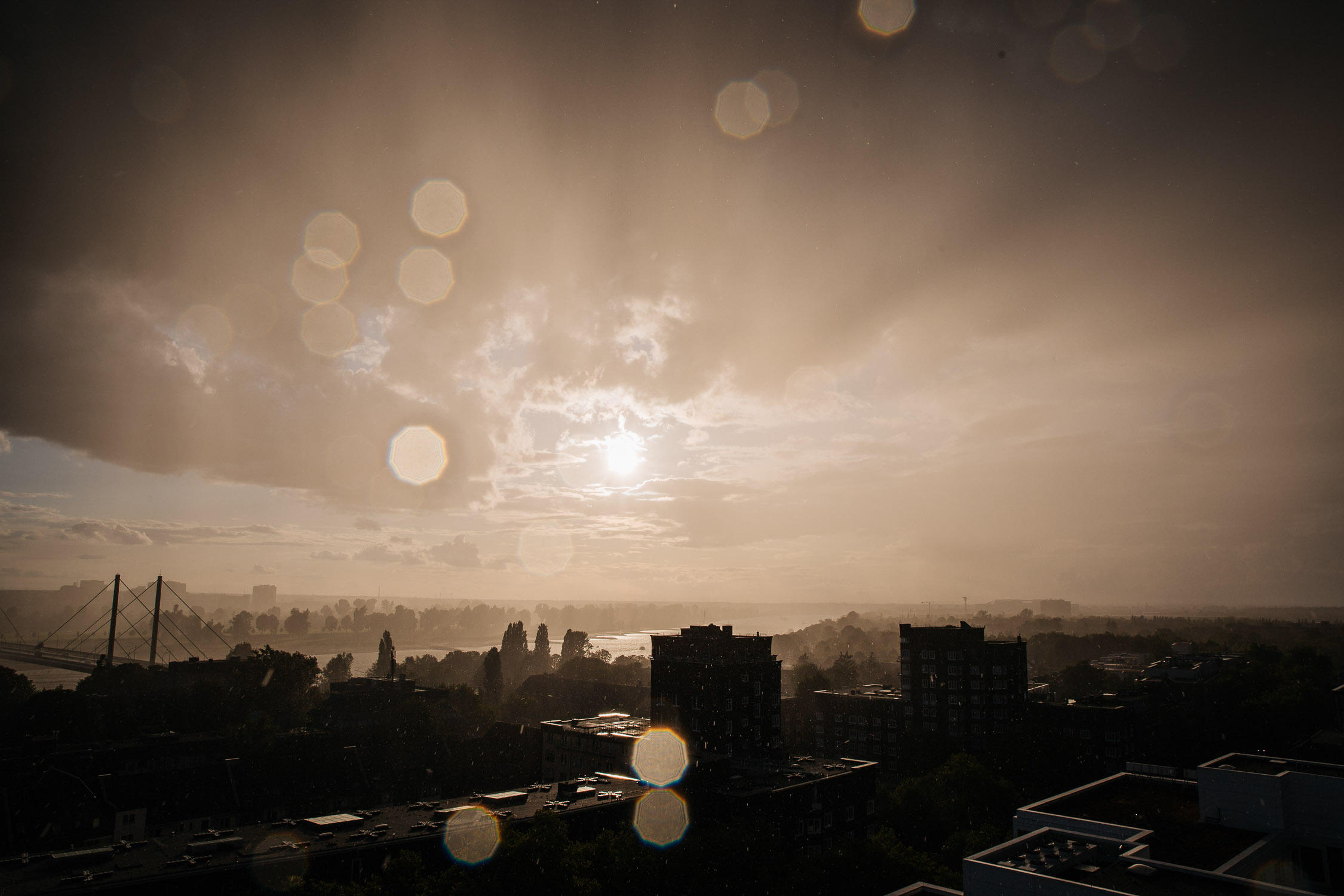 Nina Buschenhofen, Fotografie, Düsseldorf, Sturmfreie Bude, Hochzeitsreportage, Reportage, Hochzeit