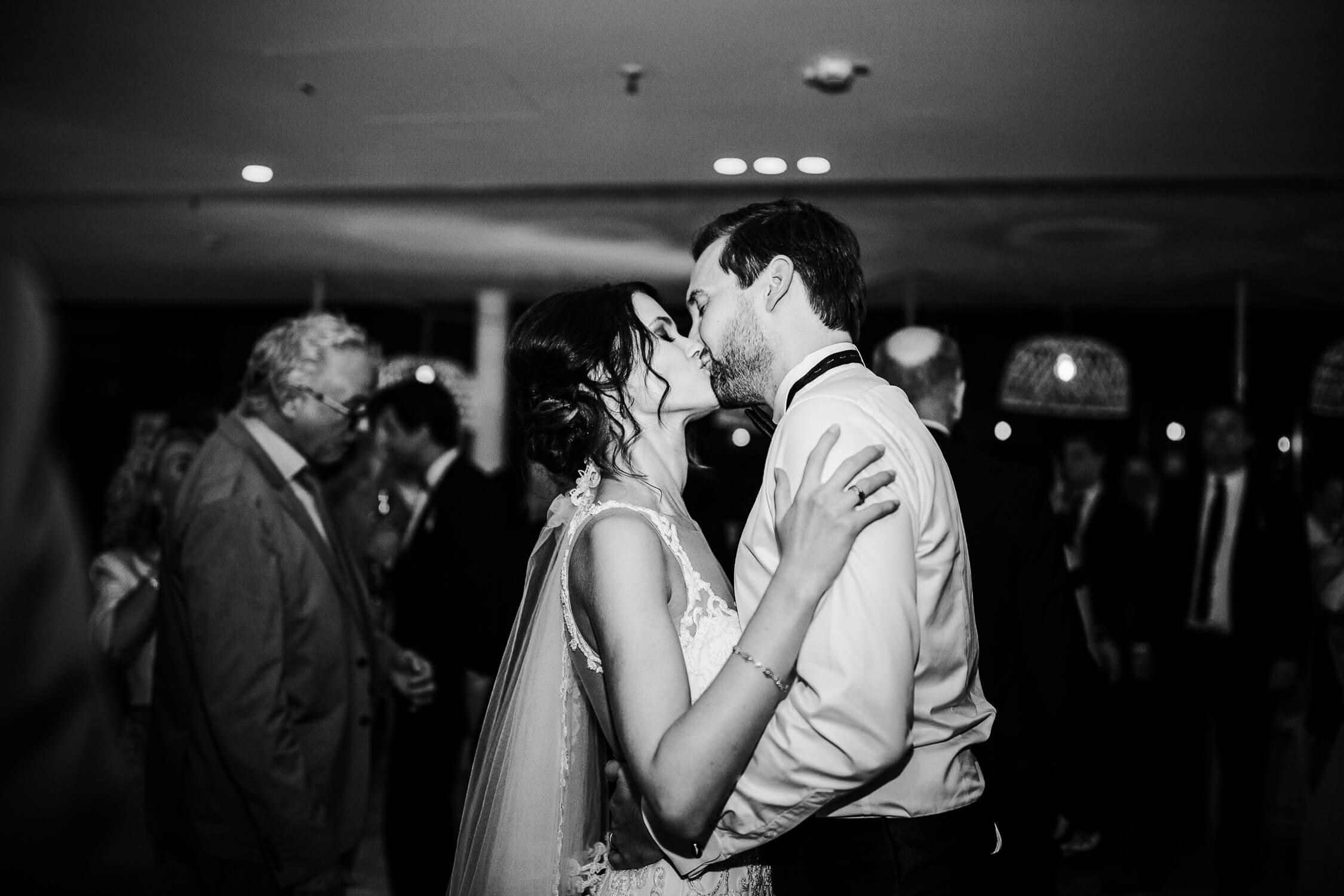 Nina Buschenhofen, Fotografie, Düsseldorf, Sturmfreie Bude, Hochzeitsreportage, Reportage, Hochzeit