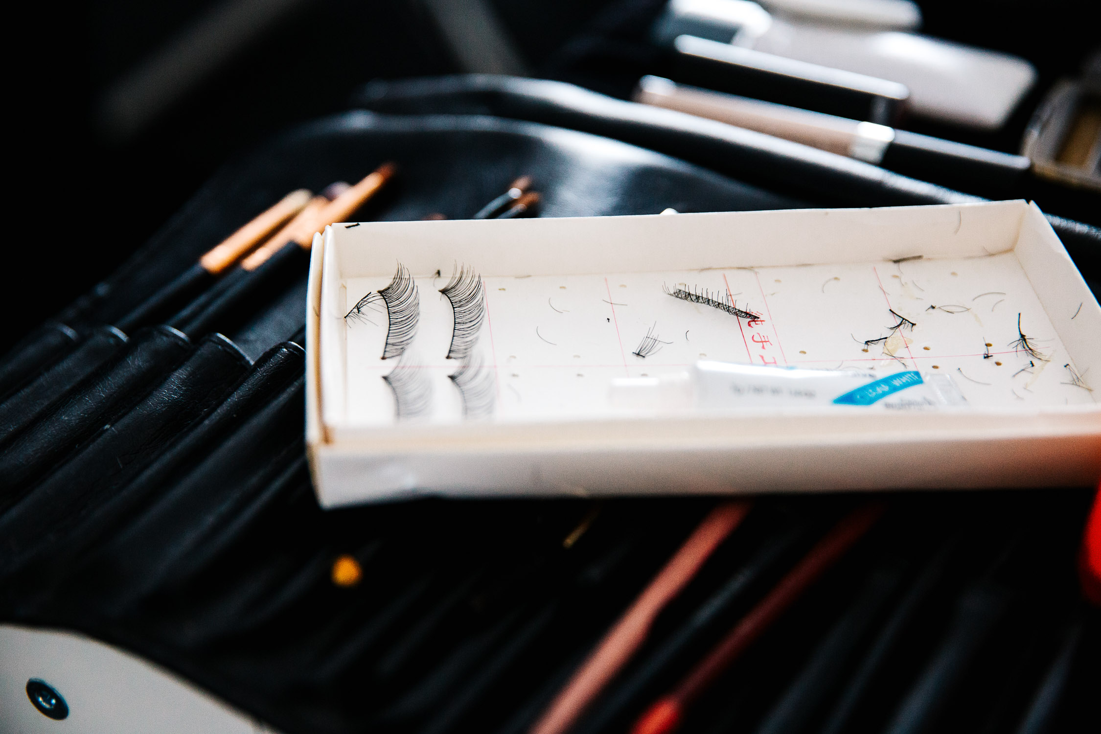 Nina-Buschenhofen-Reportage-Hochzeit-Hotel-Post-Wiehl-Köln-Fotografie-Scheune-Kirche-Vintage