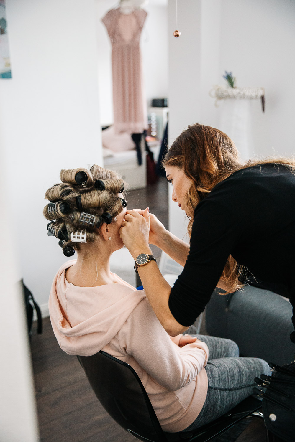 Nina-Buschenhofen-Reportage-Hochzeit-Hotel-Post-Wiehl-Köln-Fotografie-Scheune-Kirche-Vintage
