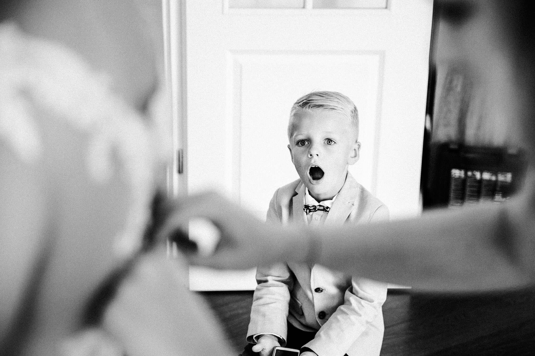 Nina-Buschenhofen-Reportage-Hochzeit-Hotel-Post-Wiehl-Köln-Fotografie-Scheune-Kirche-Vintage