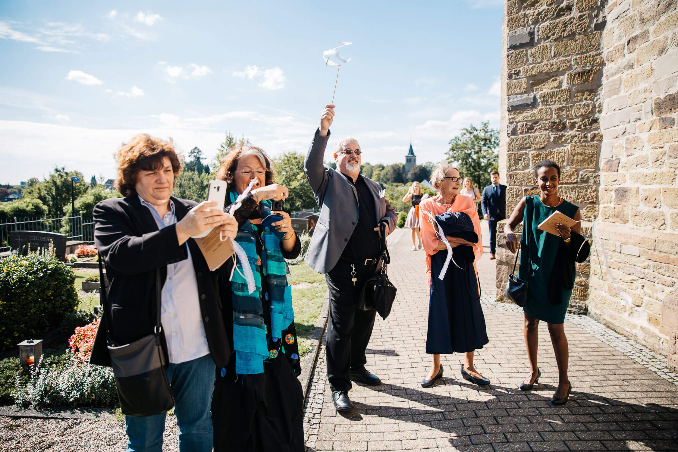 Nina-Buschenhofen-Reportage-Hochzeit-Hotel-Post-Wiehl-Köln-Fotografie-Scheune-Kirche-Vintage