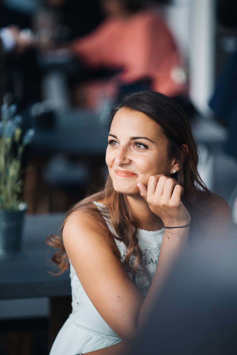 Nina-Buschenhofen-Reportage-Hochzeit-Hotel-Post-Wiehl-Köln-Fotografie-Scheune-Kirche-Vintage