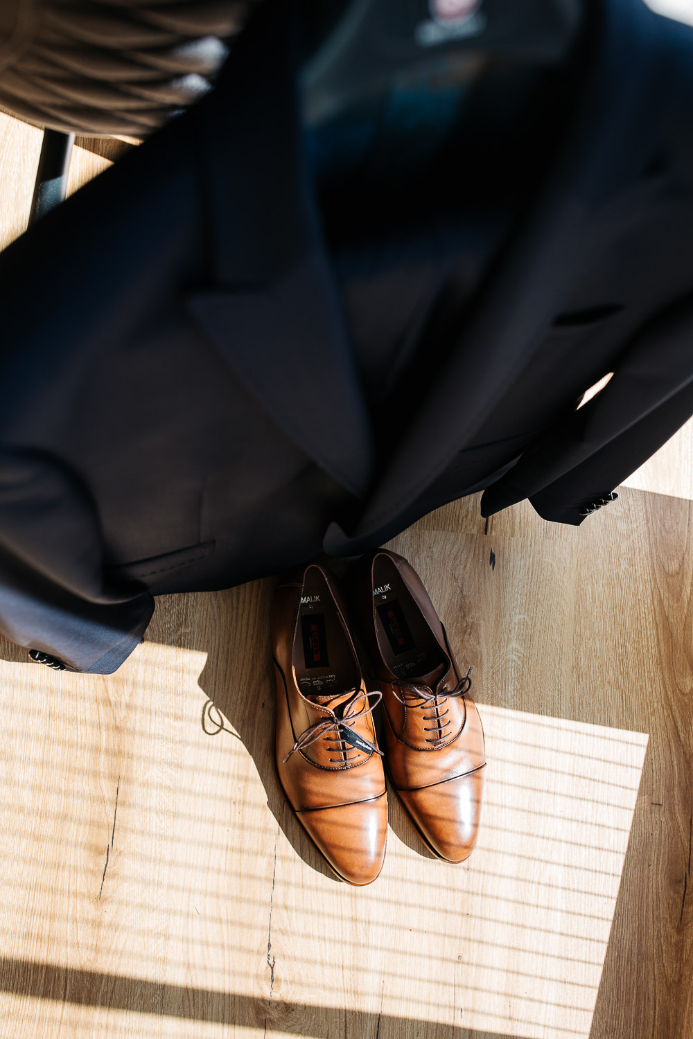 Nina-Buschenhofen-Reportage-Hochzeit-Hotel-Post-Wiehl-Köln-Fotografie-Scheune-Kirche-Vintage