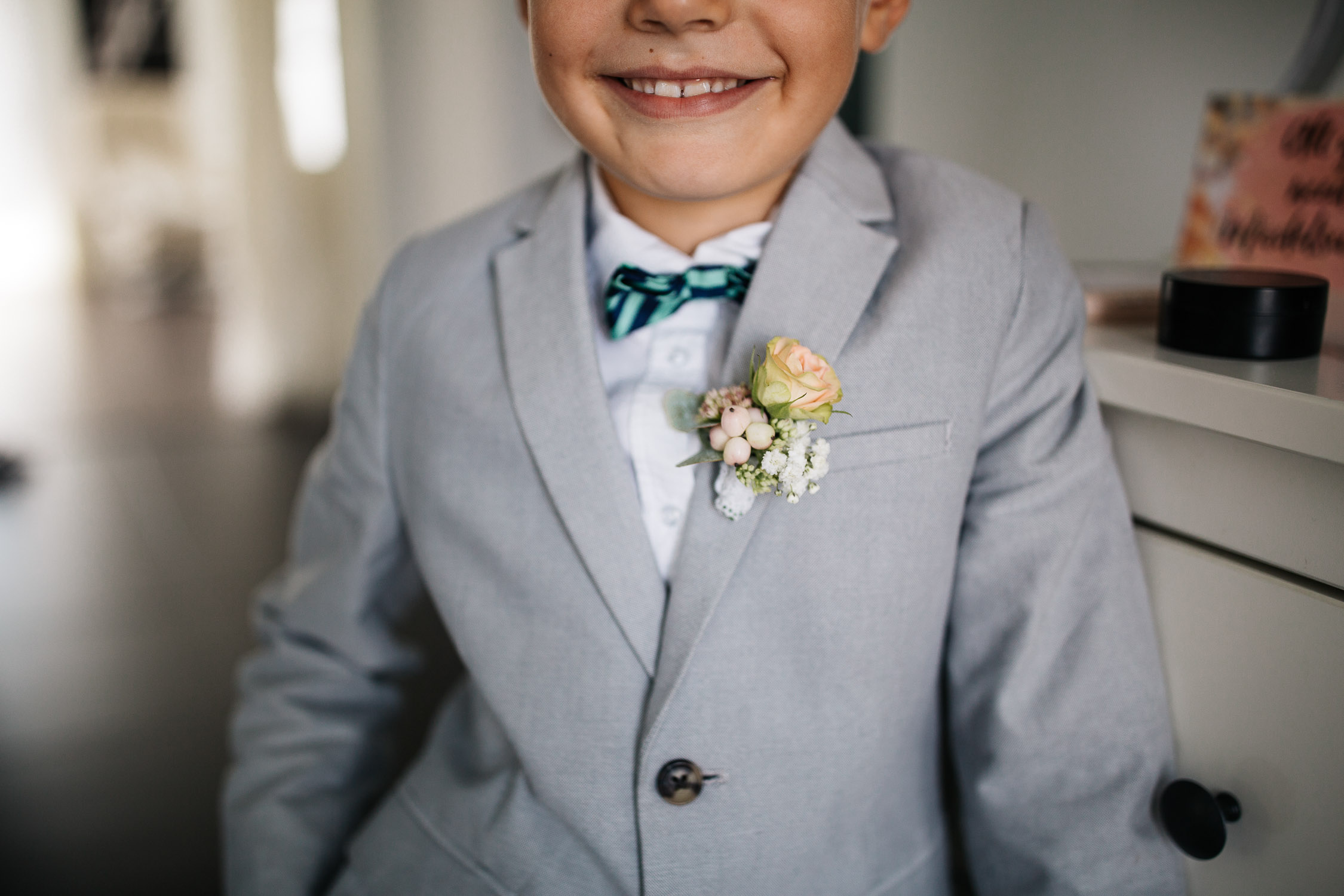 Nina-Buschenhofen-Reportage-Hochzeit-Hotel-Post-Wiehl-Köln-Fotografie-Scheune-Kirche-Vintage