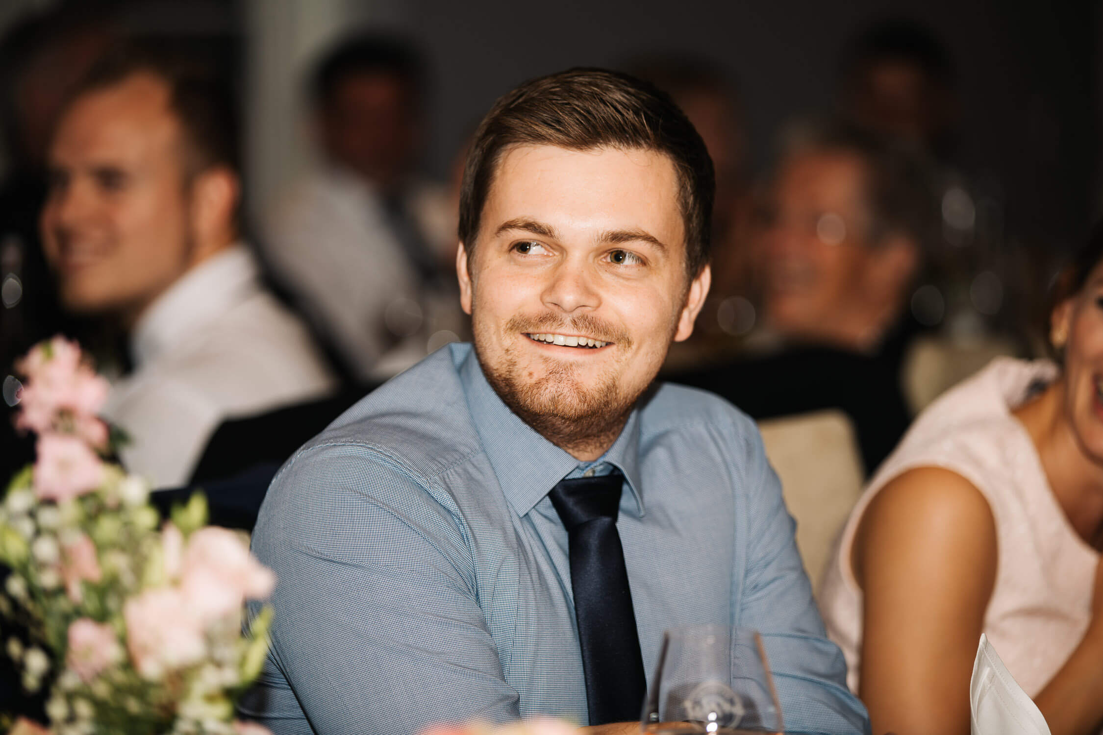 Nina-Buschenhofen-Reportage-Hochzeit-Hotel-Post-Wiehl-Köln-Fotografie-Scheune-Kirche-Vintage