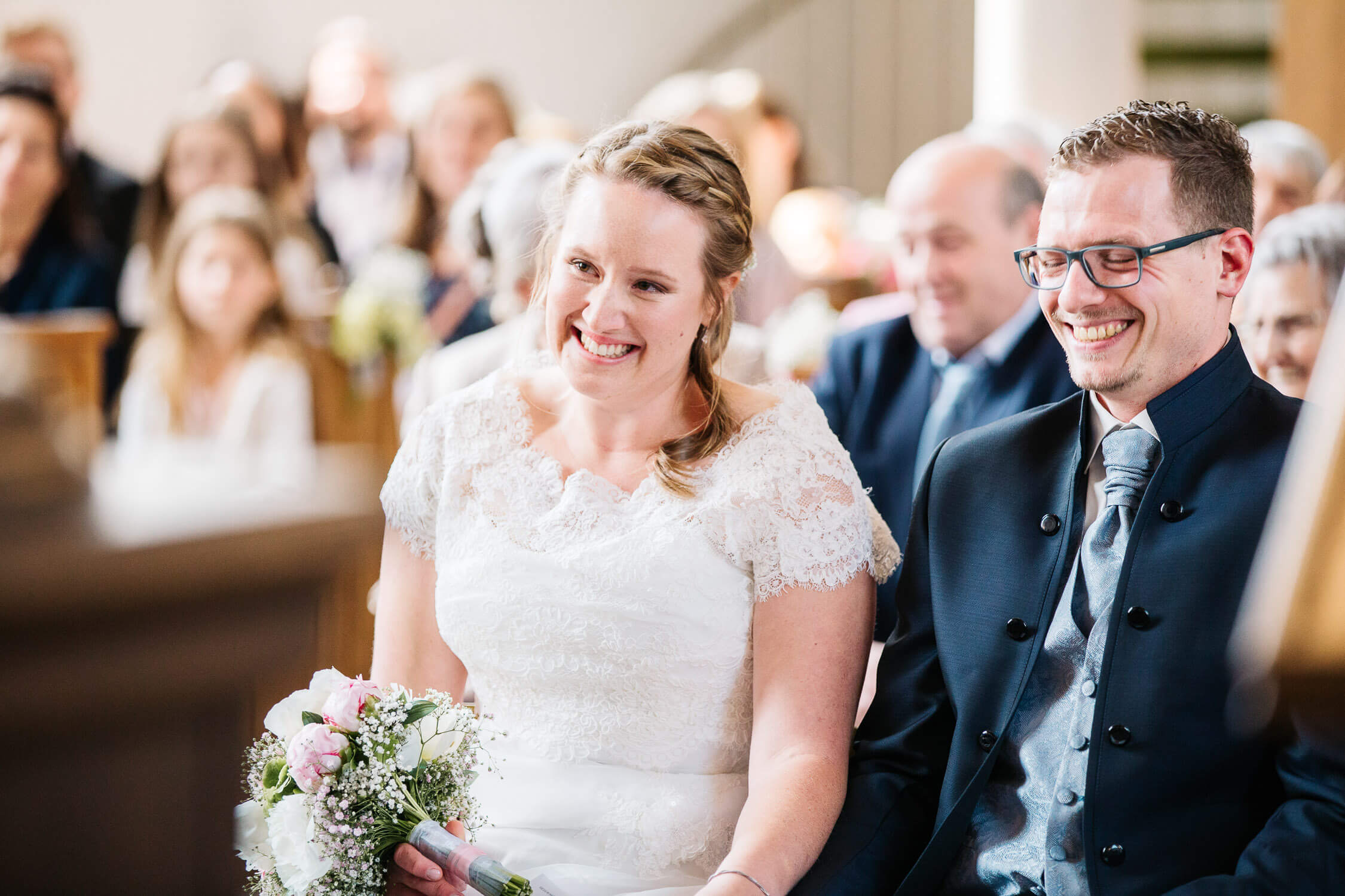 Nina Buschenhofen, Fotografie, Langenfeld, Kirche, Hochzeitsreportage, Reportage, Hochzeit, Reusrath