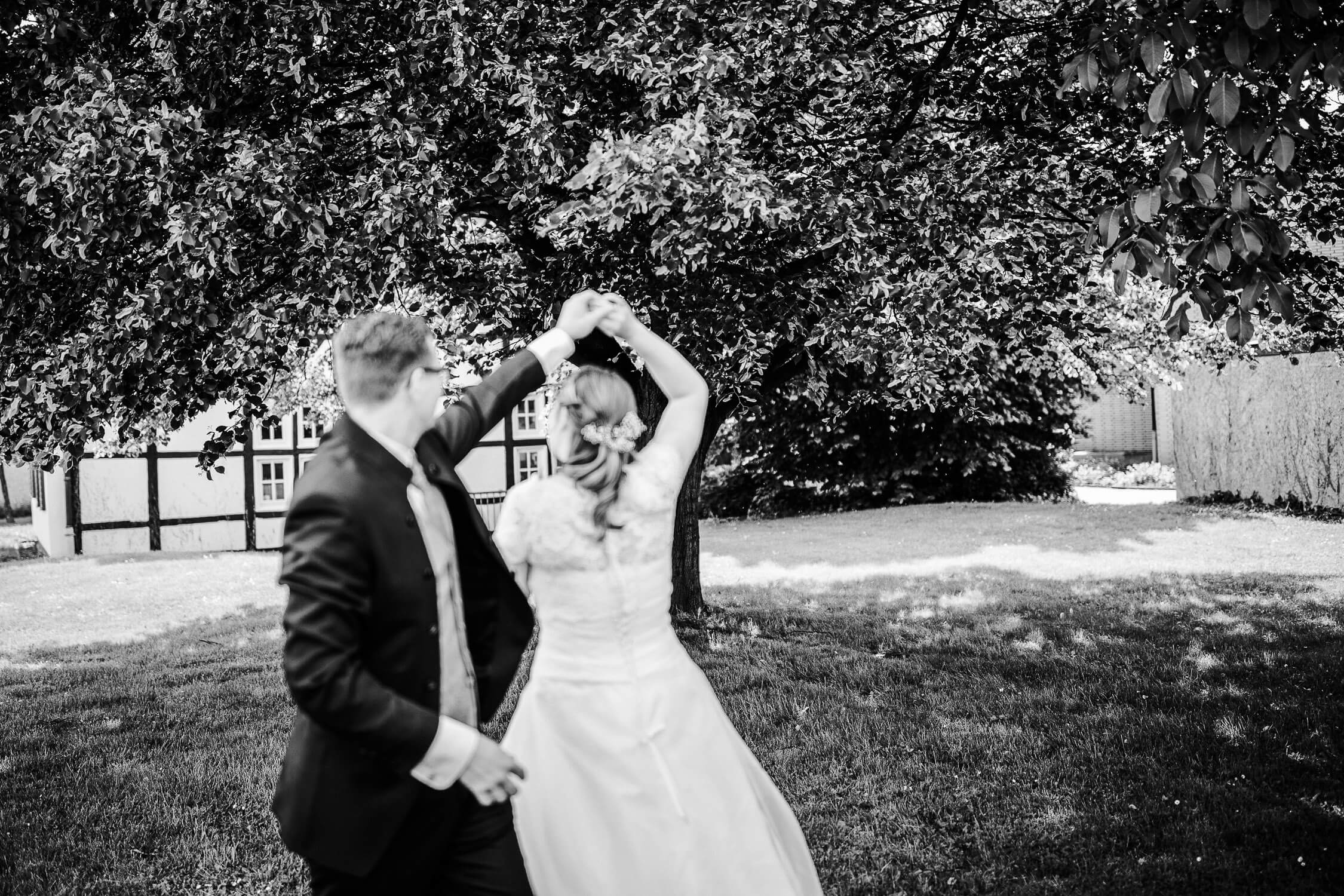 Nina Buschenhofen, Fotografie, Langenfeld, Kirche, Hochzeitsreportage, Reportage, Hochzeit, Reusrath