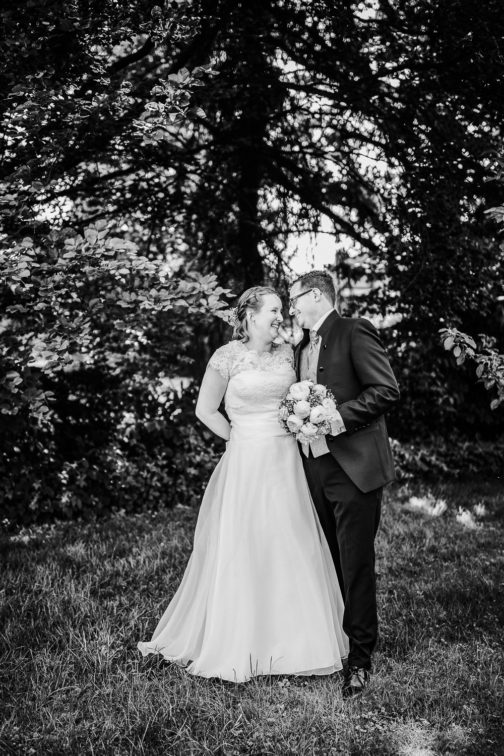 Nina Buschenhofen, Fotografie, Langenfeld, Kirche, Hochzeitsreportage, Reportage, Hochzeit, Reusrath