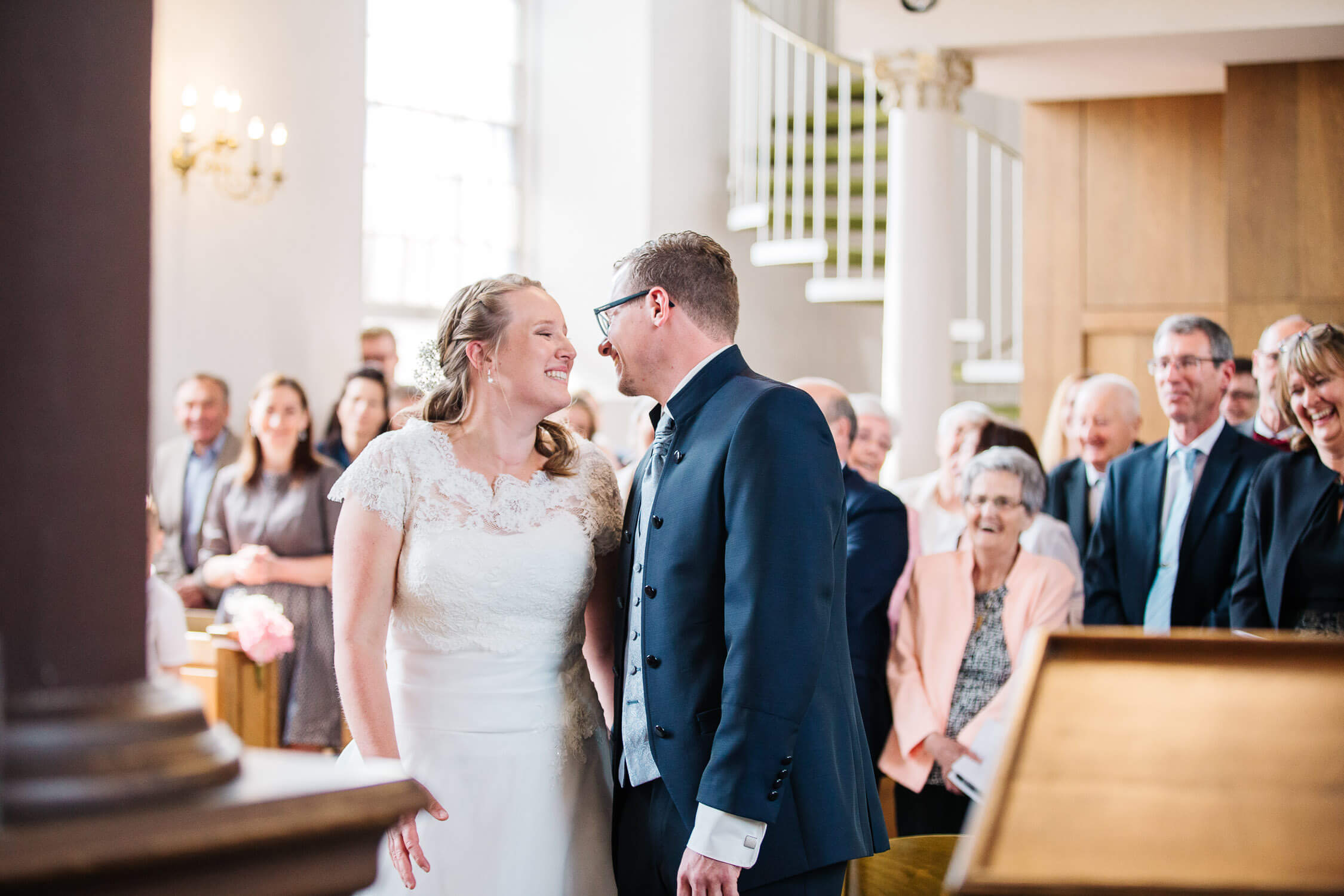 Nina Buschenhofen, Fotografie, Langenfeld, Kirche, Hochzeitsreportage, Reportage, Hochzeit, Reusrath
