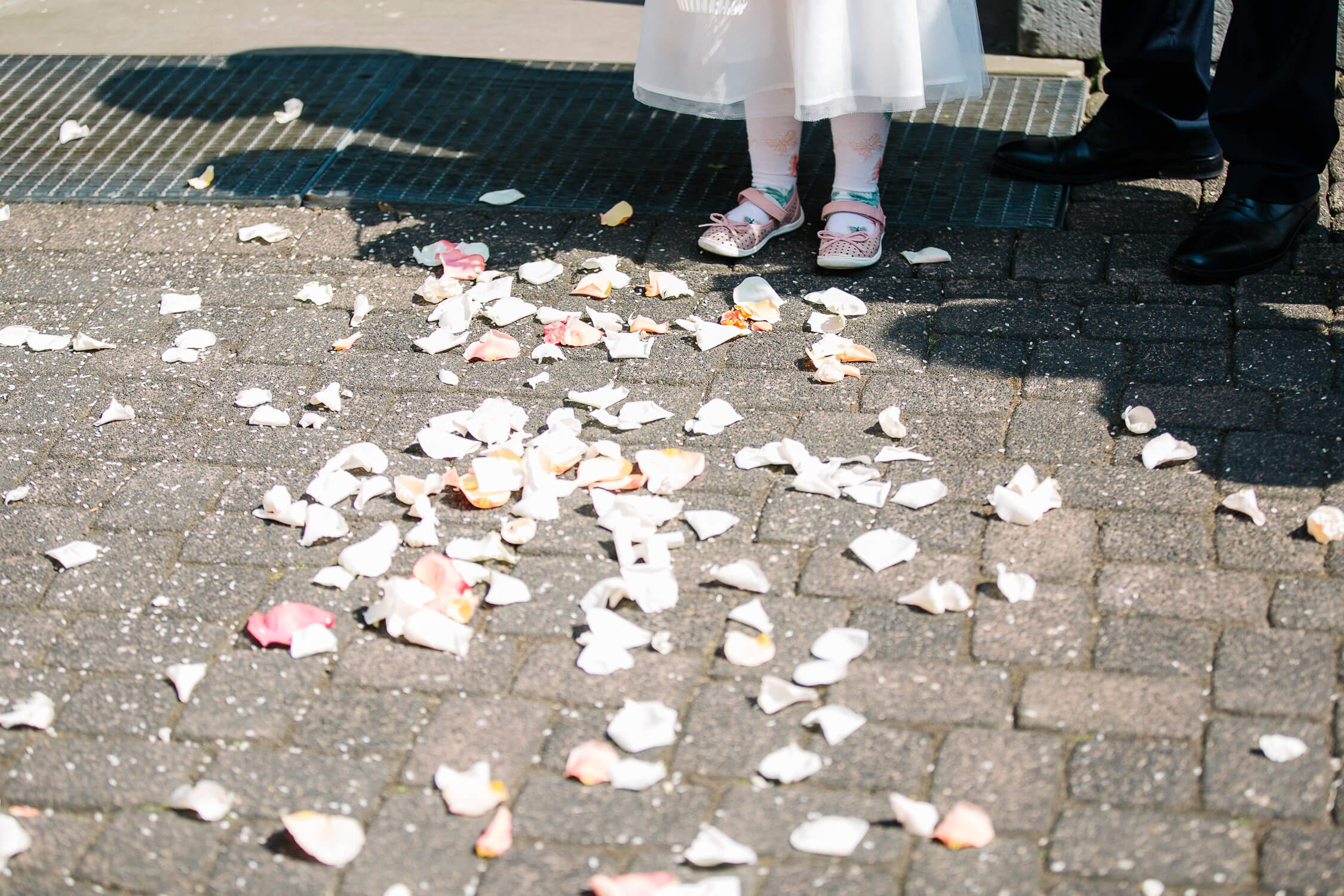 Nina Buschenhofen, Fotografie, Langenfeld, Kirche, Hochzeitsreportage, Reportage, Hochzeit, Reusrath