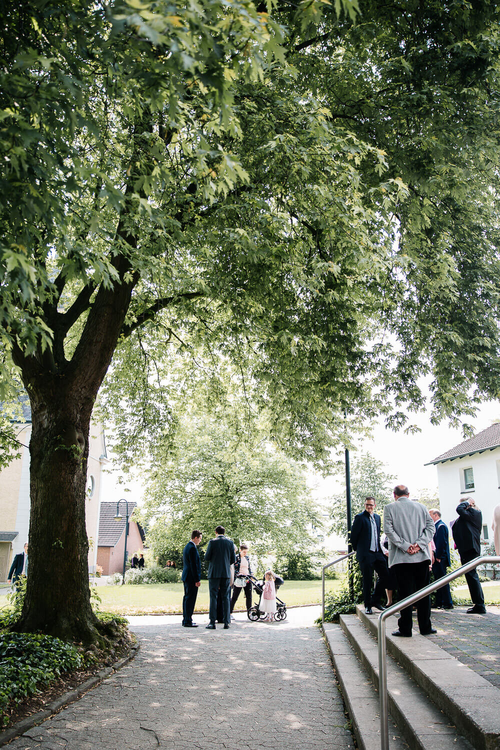 Nina Buschenhofen, Fotografie, Langenfeld, Kirche, Hochzeitsreportage, Reportage, Hochzeit, Reusrath