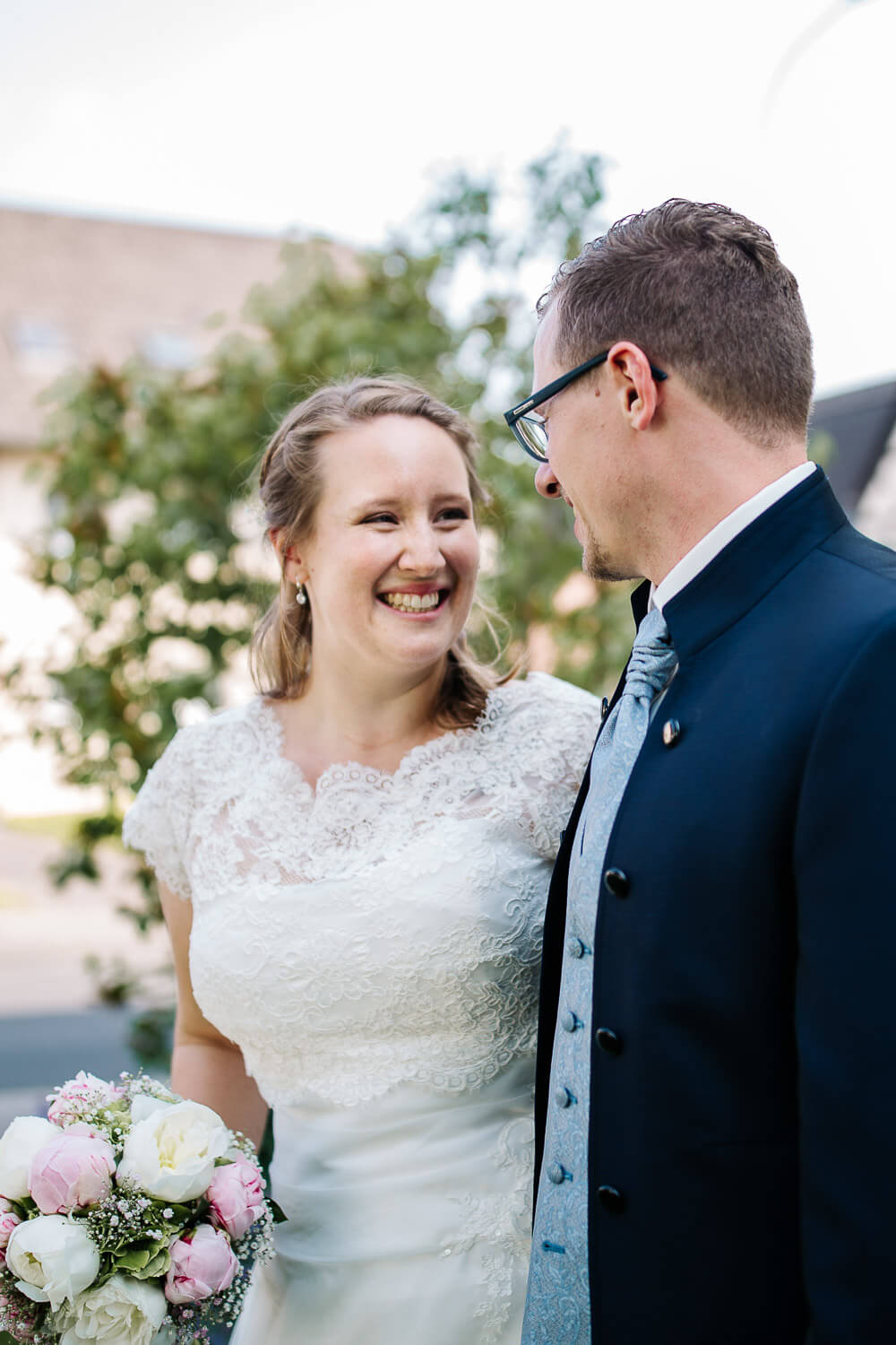 Nina Buschenhofen, Fotografie, Langenfeld, Kirche, Hochzeitsreportage, Reportage, Hochzeit, Reusrath