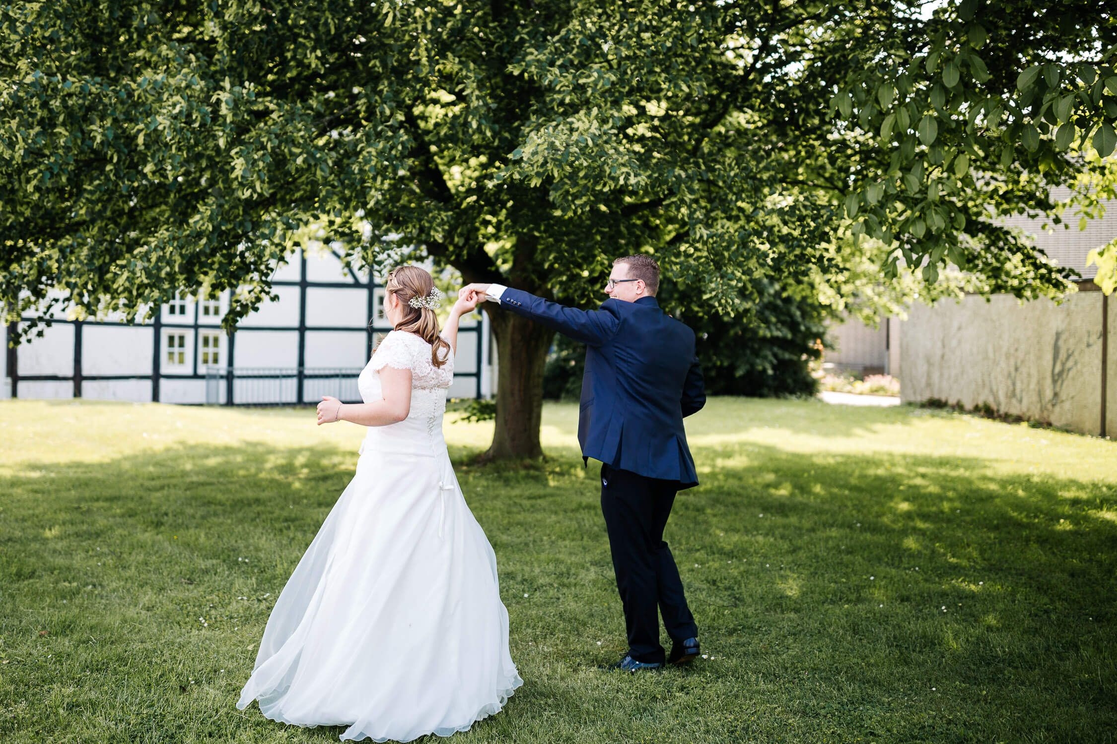Nina Buschenhofen, Fotografie, Langenfeld, Kirche, Hochzeitsreportage, Reportage, Hochzeit, Reusrath