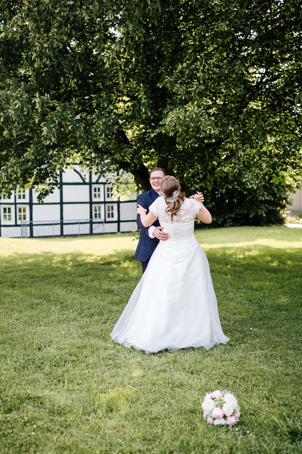 Nina Buschenhofen, Fotografie, Langenfeld, Kirche, Hochzeitsreportage, Reportage, Hochzeit, Reusrath