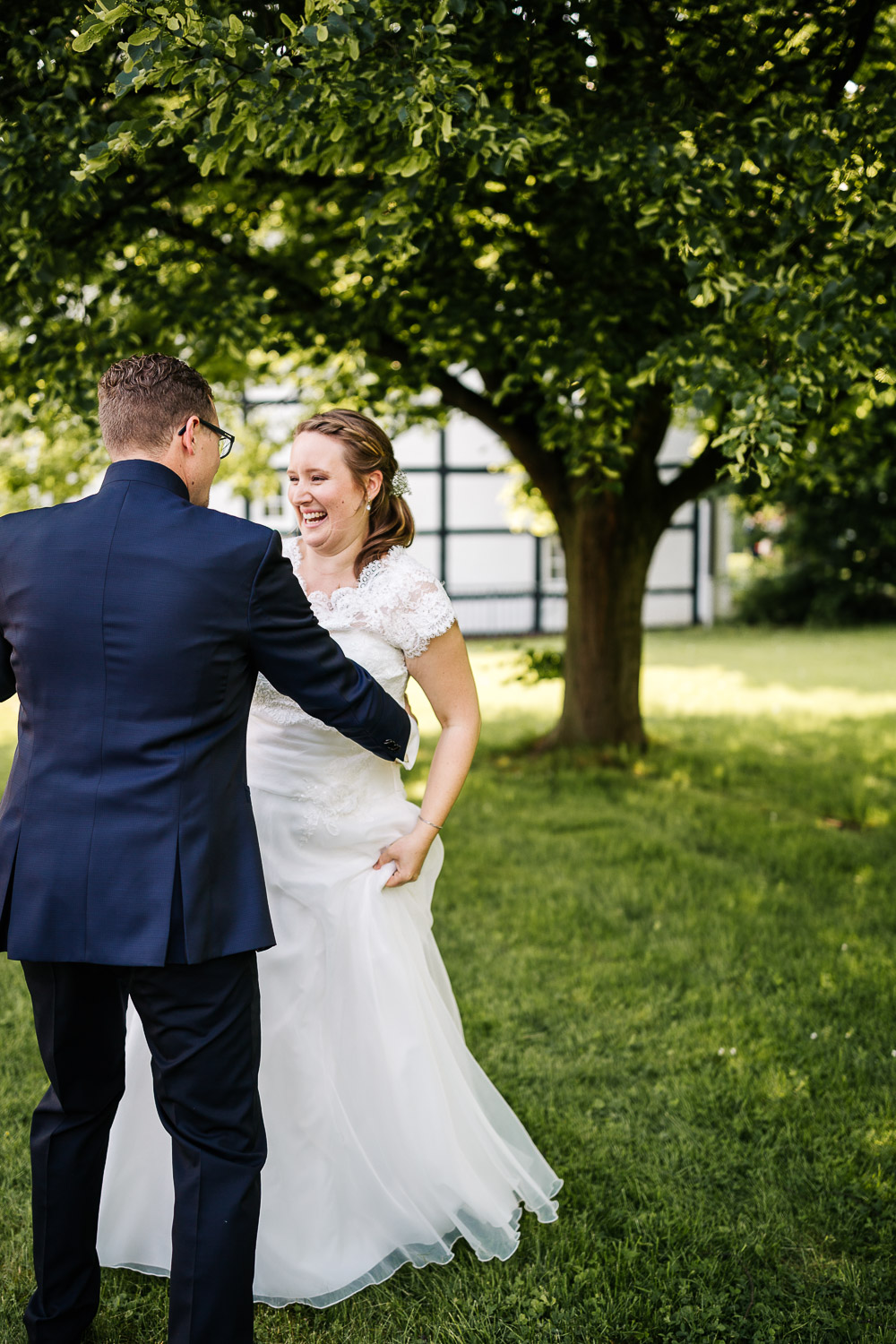 Nina Buschenhofen, Fotografie, Langenfeld, Kirche, Hochzeitsreportage, Reportage, Hochzeit, Reusrath