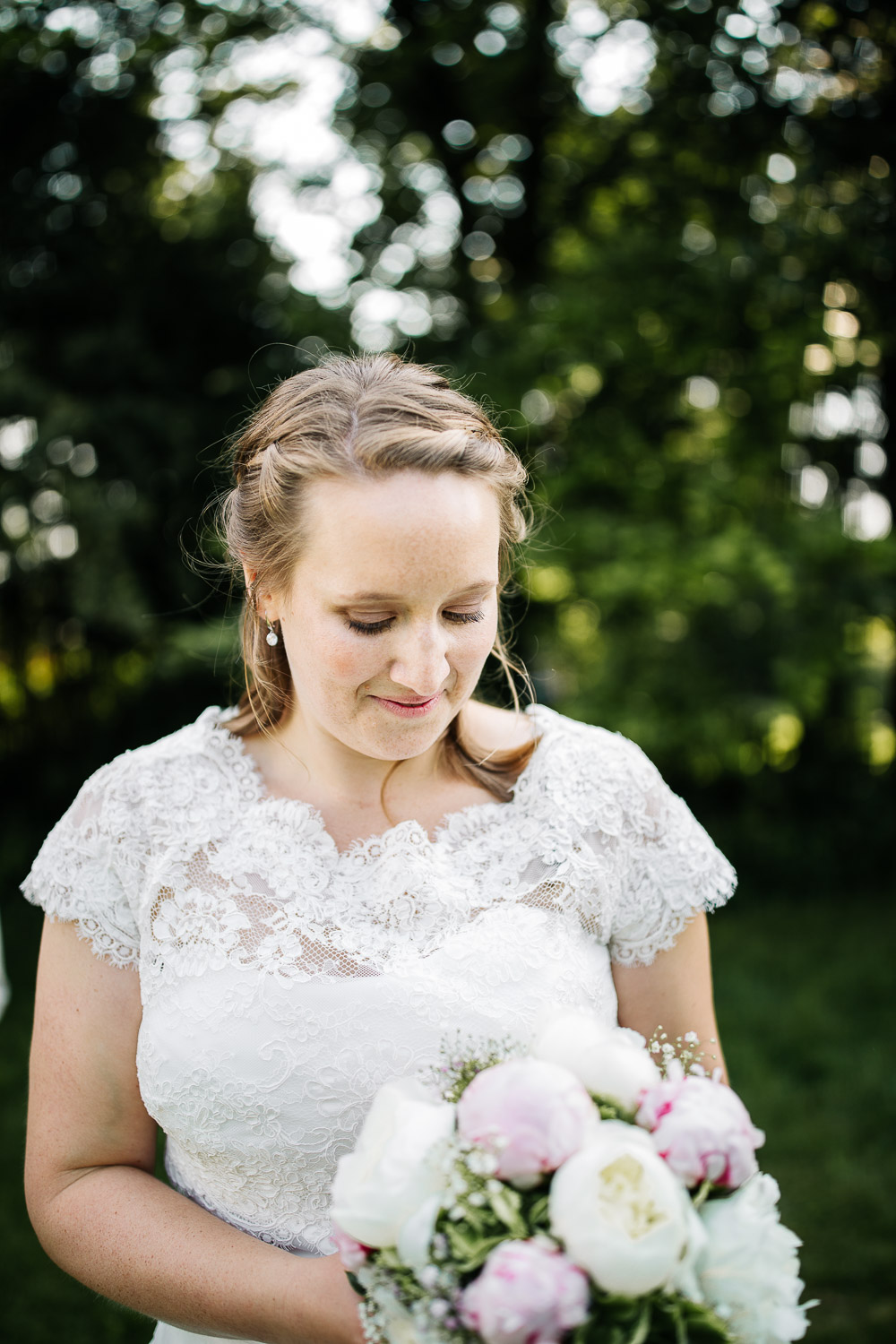 Nina Buschenhofen, Fotografie, Langenfeld, Kirche, Hochzeitsreportage, Reportage, Hochzeit, Reusrath