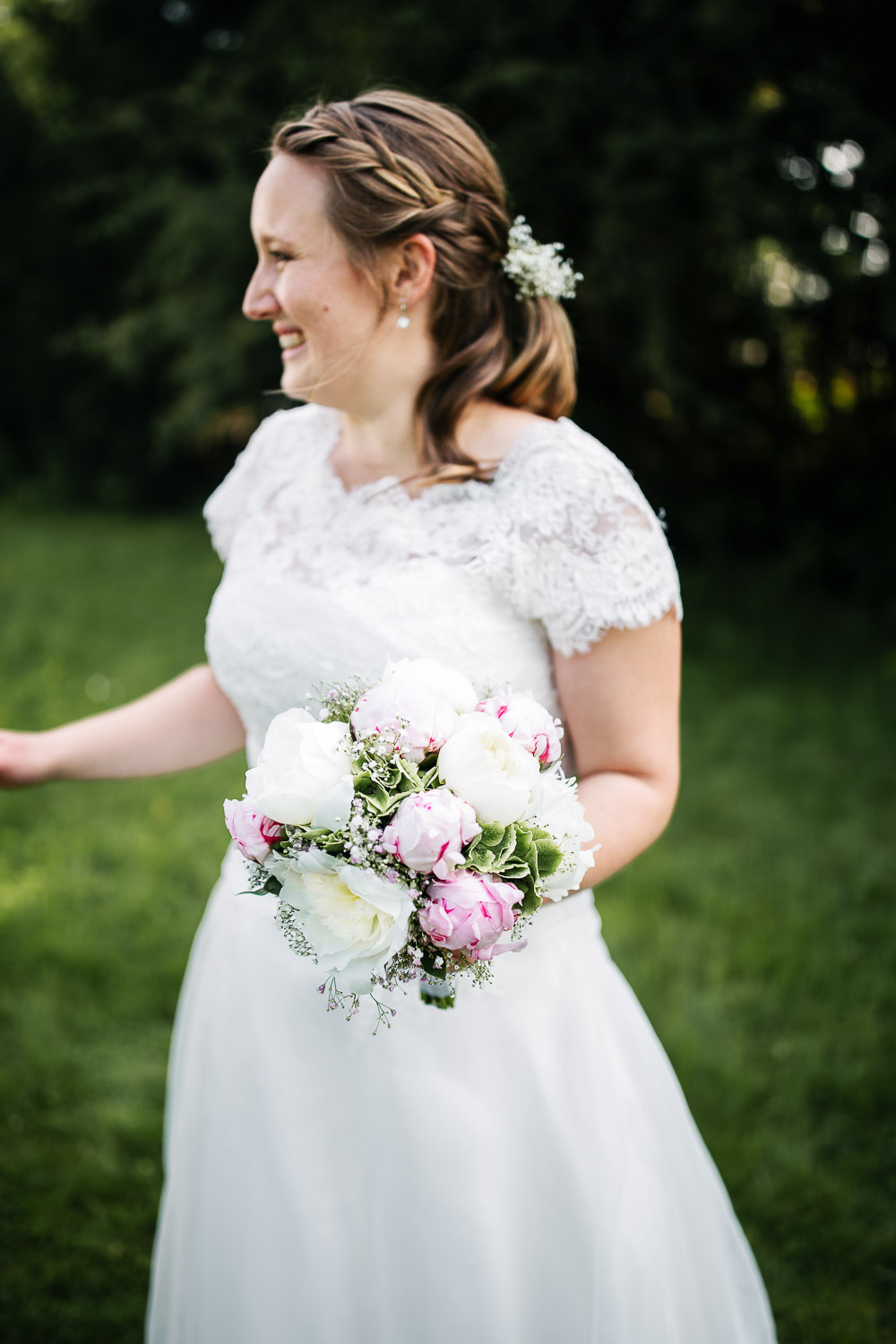 Nina Buschenhofen, Fotografie, Langenfeld, Kirche, Hochzeitsreportage, Reportage, Hochzeit, Reusrath