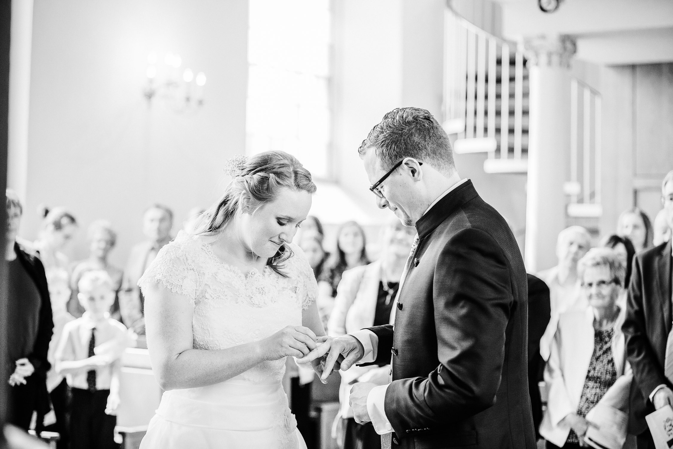 Nina Buschenhofen, Fotografie, Langenfeld, Kirche, Hochzeitsreportage, Reportage, Hochzeit, Reusrath