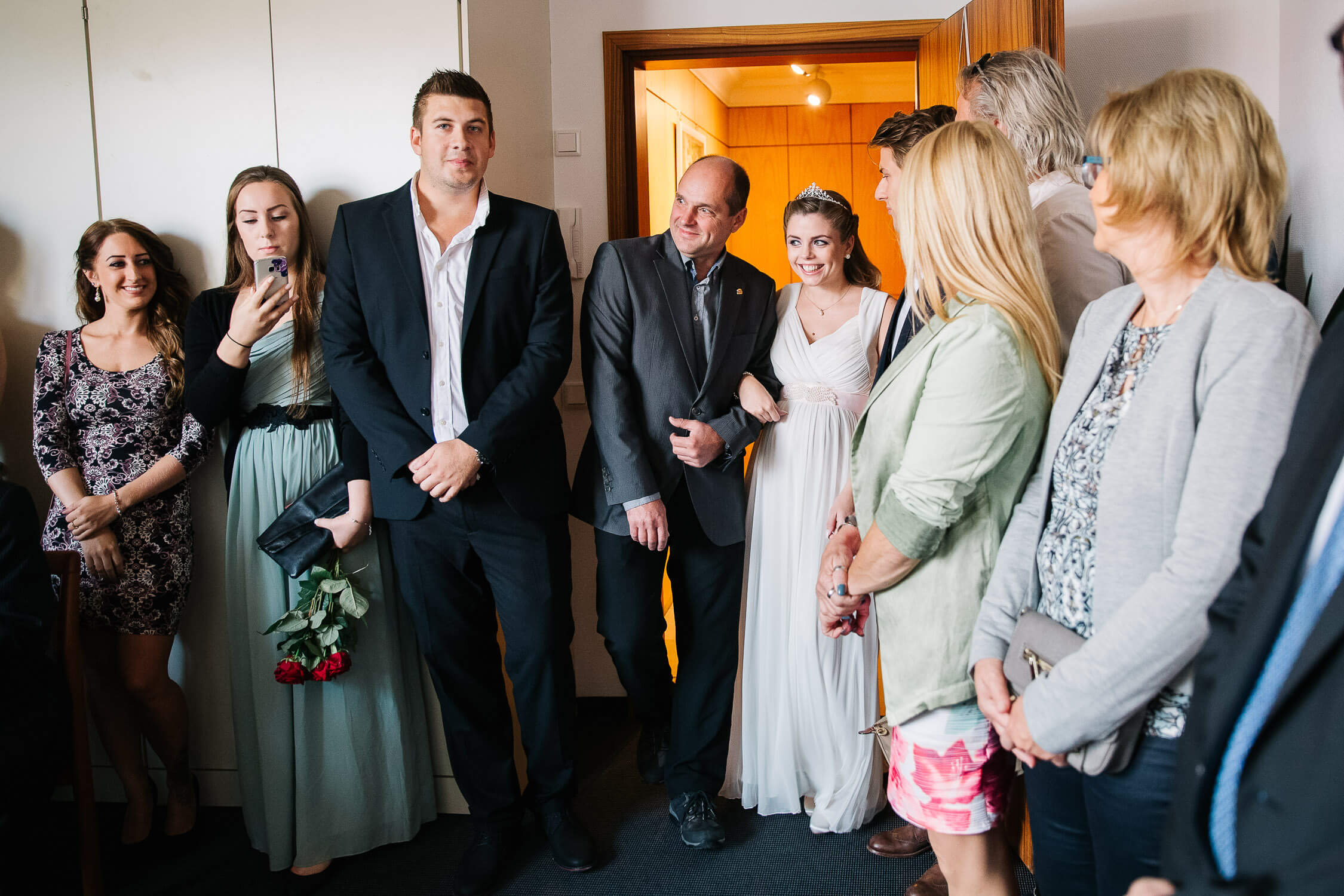 Nina Buschenhofen, Fotografie, Monheim, Rhein, Standesamt, Hochzeitsreportage, Reportage, Hochzeit, Sand, Meer