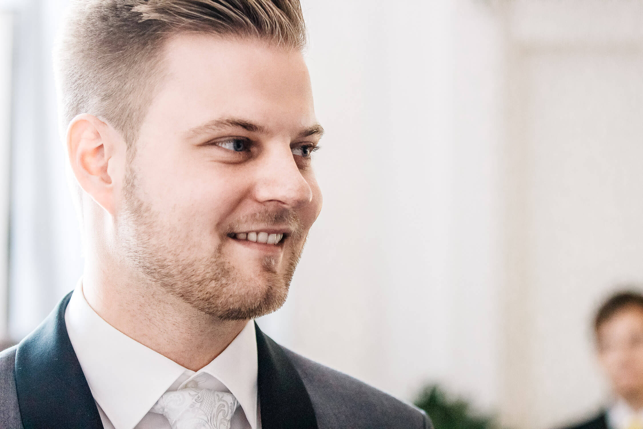 Nina Buschenhofen, Fotografie, Monheim, Rhein, Standesamt, Hochzeitsreportage, Reportage, Hochzeit, Sand, Meer