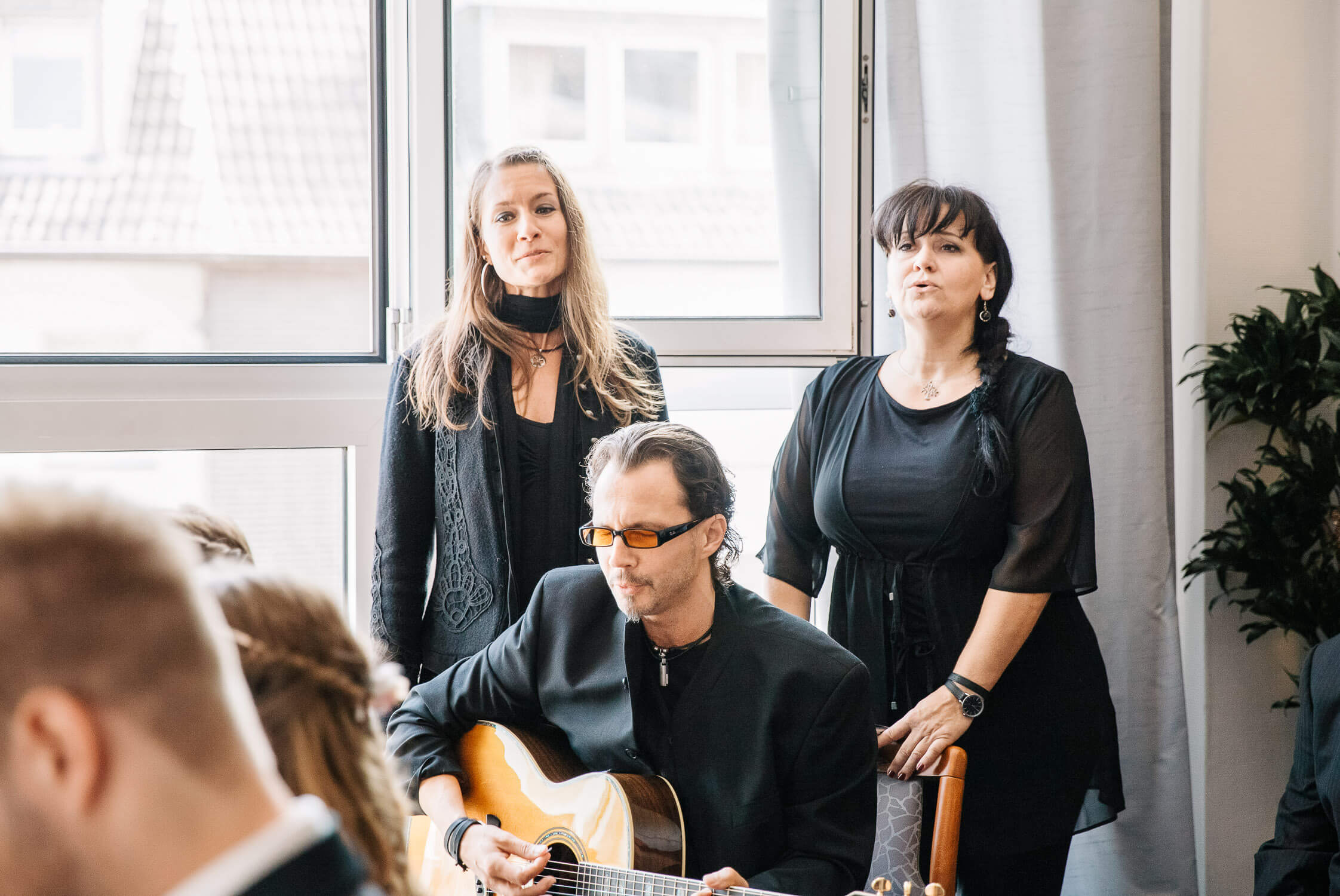 Nina Buschenhofen, Fotografie, Monheim, Rhein, Standesamt, Hochzeitsreportage, Reportage, Hochzeit, Sand, Meer