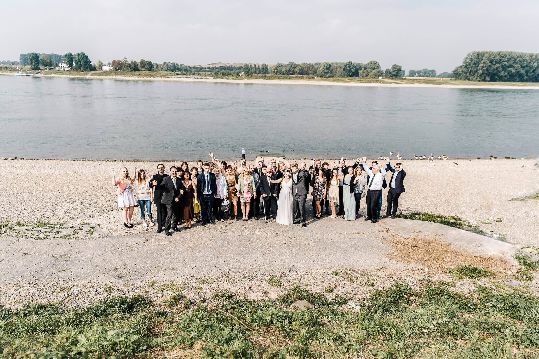 Nina Buschenhofen, Fotografie, Monheim, Rhein, Standesamt, Hochzeitsreportage, Reportage, Hochzeit, Sand, Meer