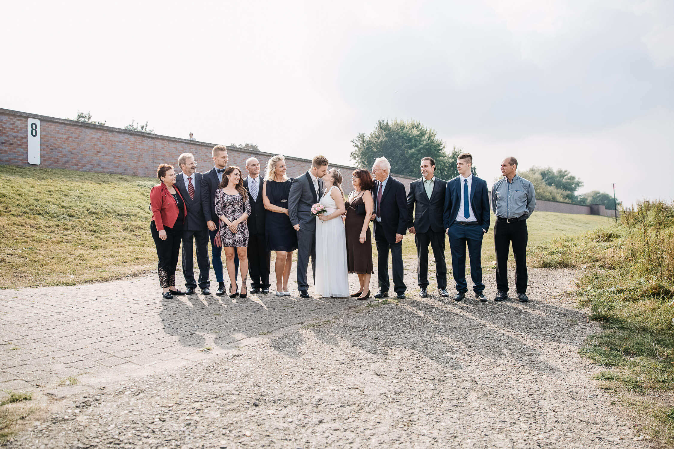 Nina Buschenhofen, Fotografie, Monheim, Rhein, Standesamt, Hochzeitsreportage, Reportage, Hochzeit, Sand, Meer