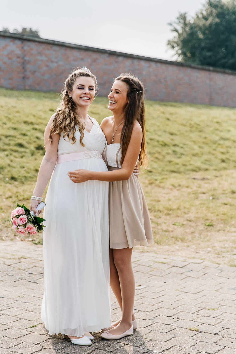 Nina Buschenhofen, Fotografie, Monheim, Rhein, Standesamt, Hochzeitsreportage, Reportage, Hochzeit, Sand, Meer