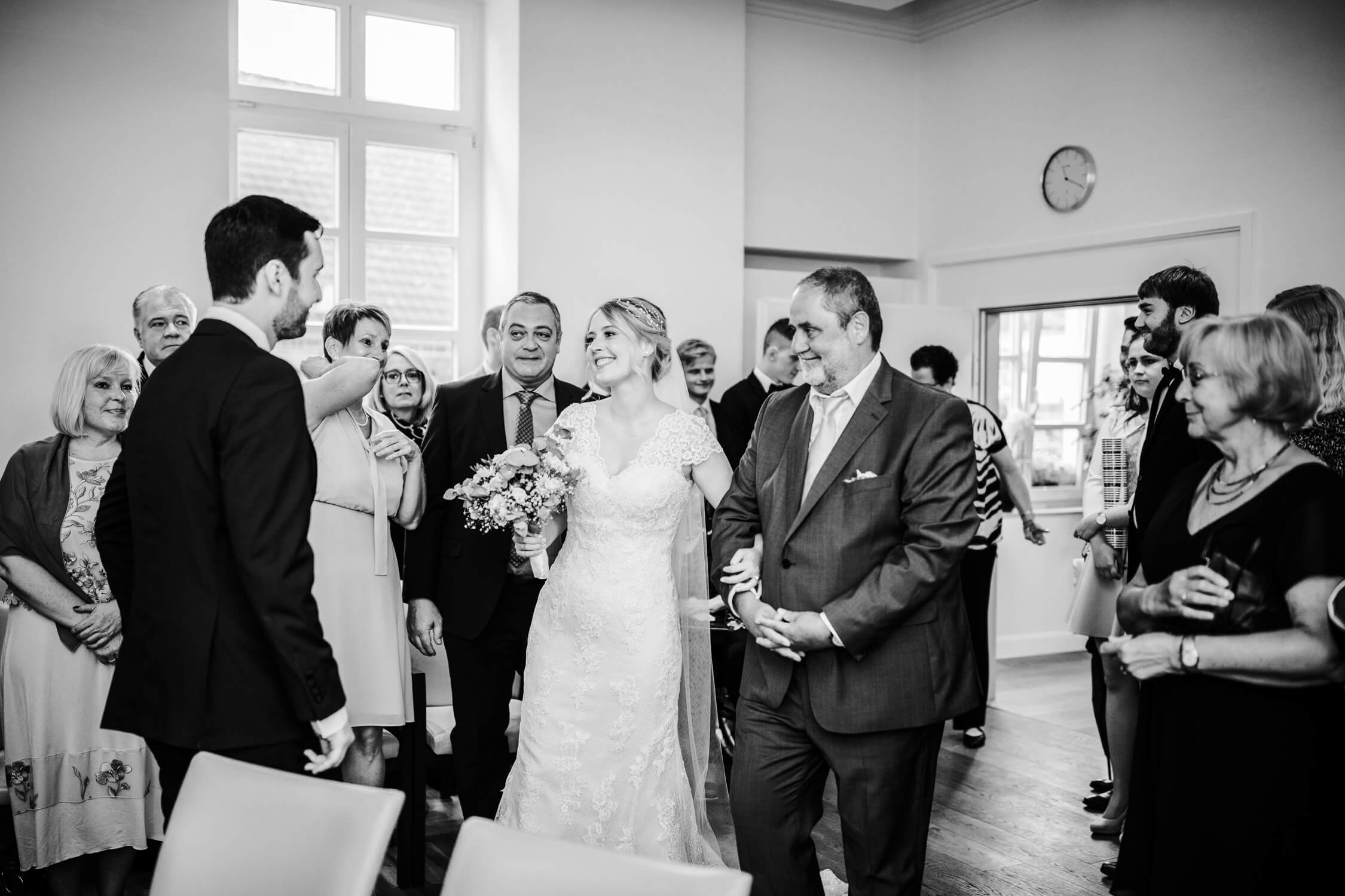 Standesamt, Krefeld, Garten, Freie Trauung, Hochzeitsreportage, Hochzeit, Hochzeitsfotograf, Reportage, Nina Buschenhofen, Liebe, Hochzeitsfotografie