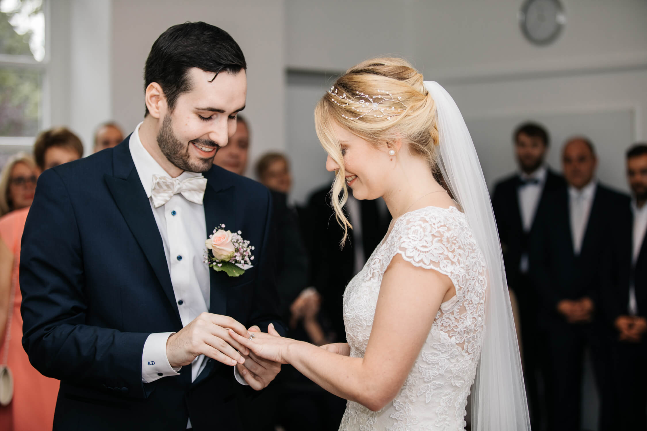 Standesamt, Krefeld, Garten, Freie Trauung, Hochzeitsreportage, Hochzeit, Hochzeitsfotograf, Reportage, Nina Buschenhofen, Liebe, Hochzeitsfotografie