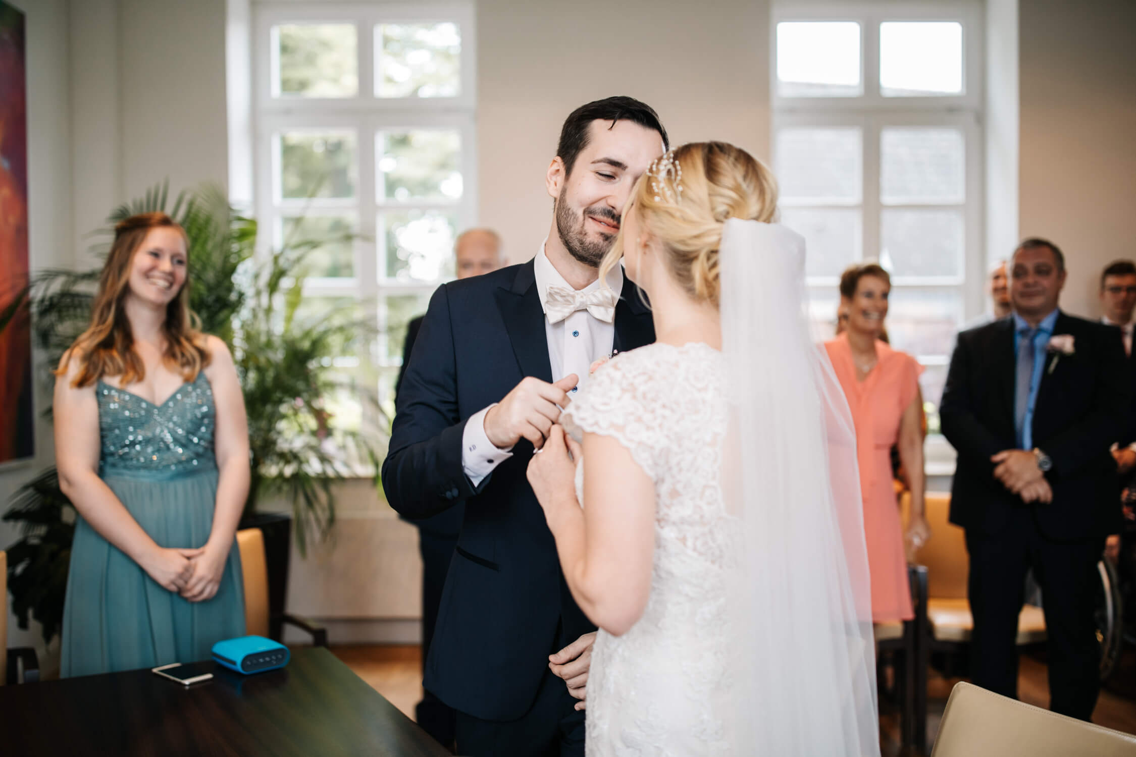 Standesamt, Krefeld, Garten, Freie Trauung, Hochzeitsreportage, Hochzeit, Hochzeitsfotograf, Reportage, Nina Buschenhofen, Liebe, Hochzeitsfotografie