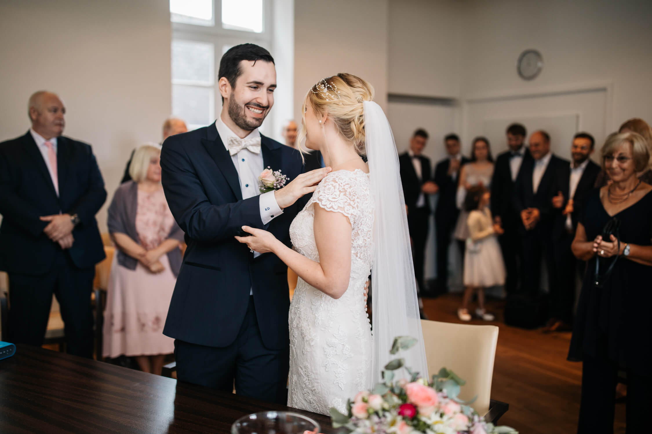 Standesamt, Krefeld, Garten, Freie Trauung, Hochzeitsreportage, Hochzeit, Hochzeitsfotograf, Reportage, Nina Buschenhofen, Liebe, Hochzeitsfotografie