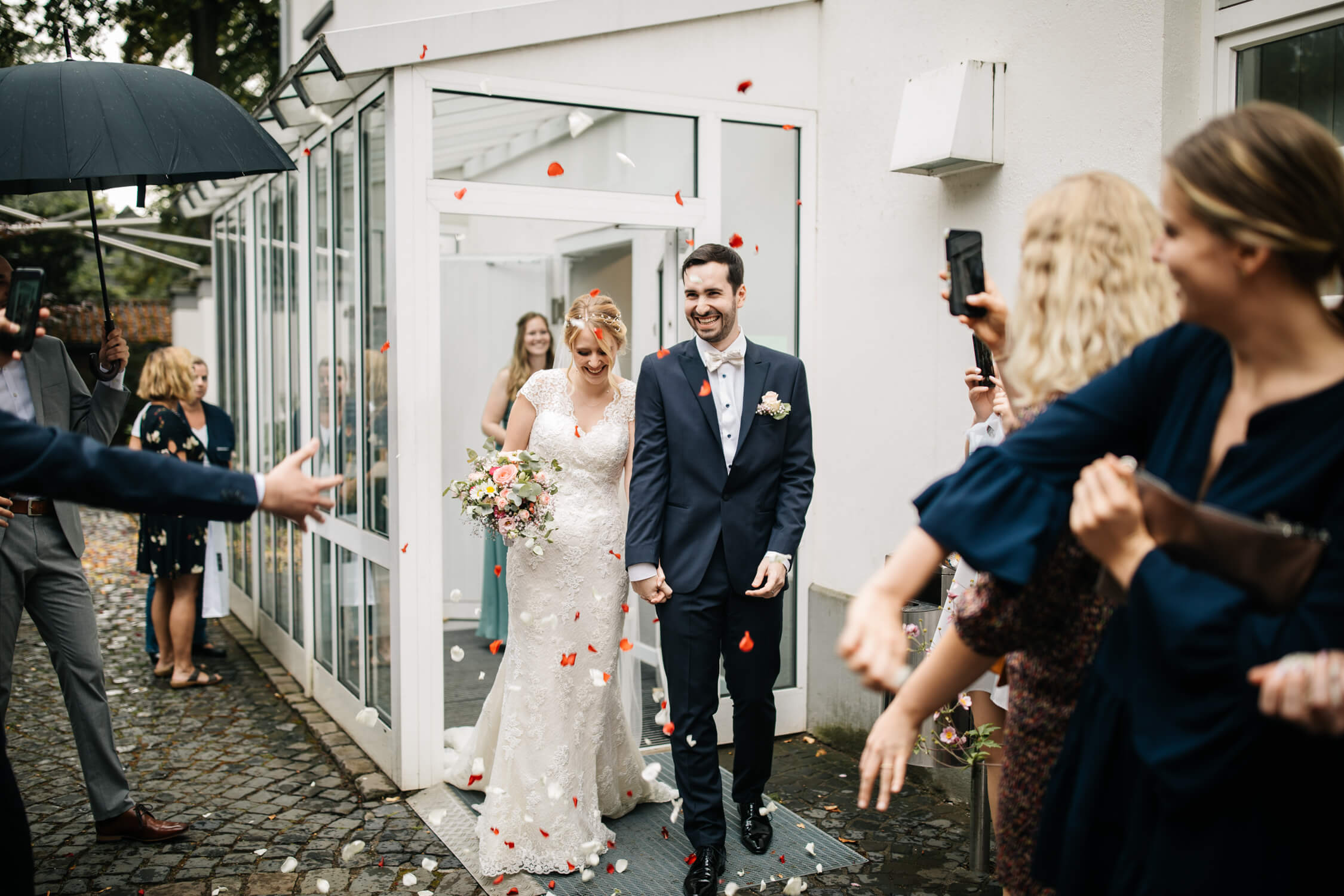 Standesamt, Krefeld, Garten, Freie Trauung, Hochzeitsreportage, Hochzeit, Hochzeitsfotograf, Reportage, Nina Buschenhofen, Liebe, Hochzeitsfotografie
