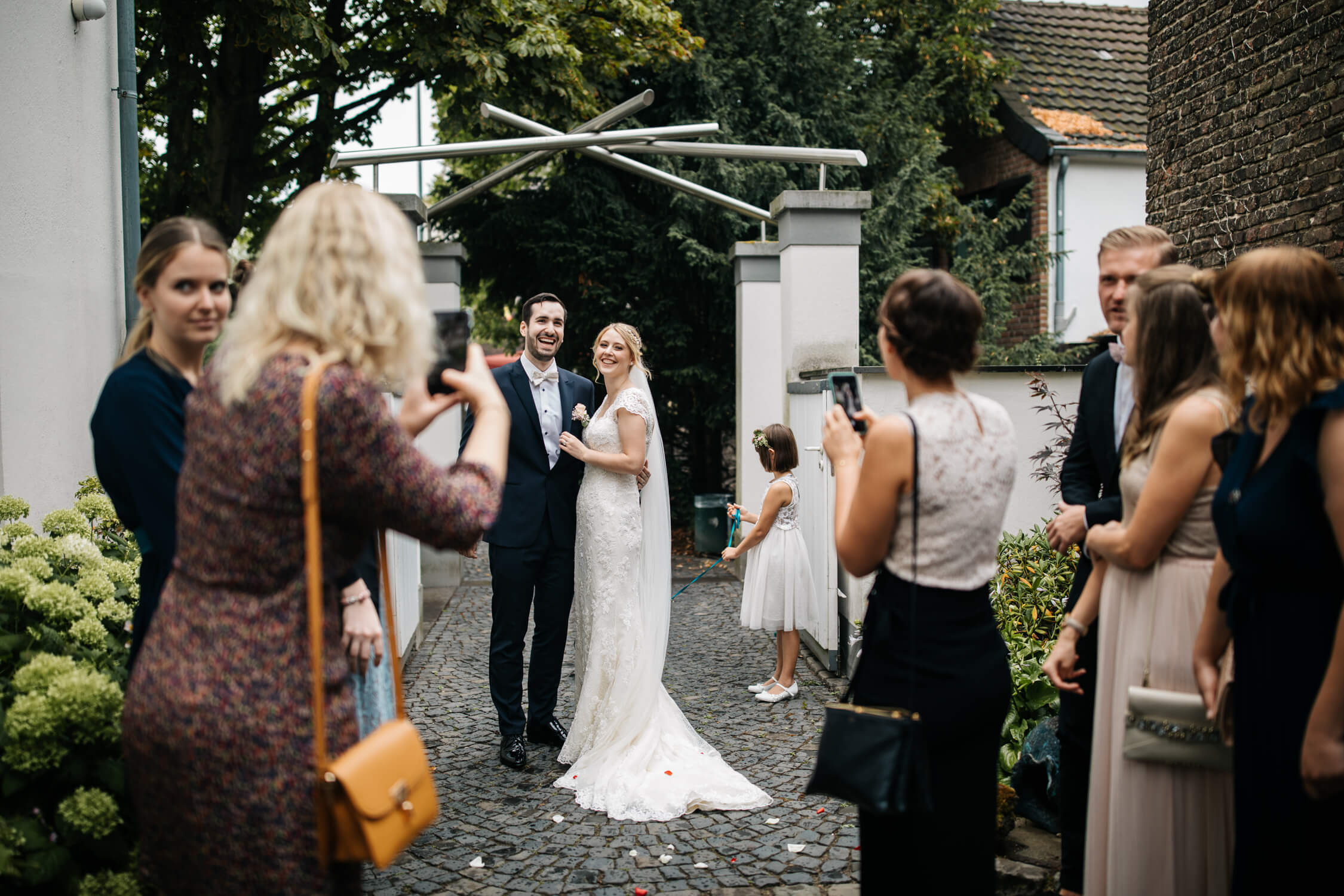 Standesamt, Krefeld, Garten, Freie Trauung, Hochzeitsreportage, Hochzeit, Hochzeitsfotograf, Reportage, Nina Buschenhofen, Liebe, Hochzeitsfotografie