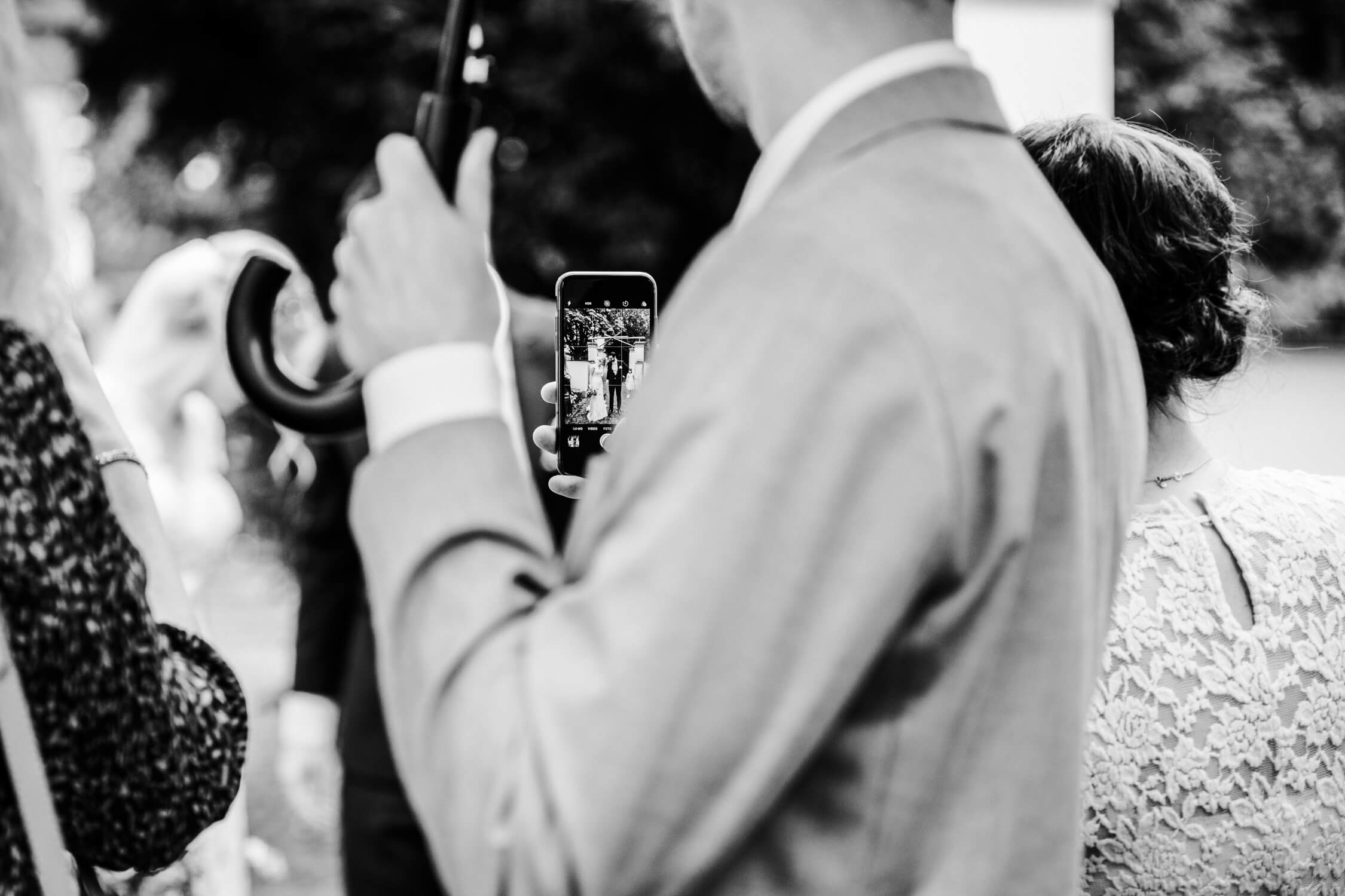 Standesamt, Krefeld, Garten, Freie Trauung, Hochzeitsreportage, Hochzeit, Hochzeitsfotograf, Reportage, Nina Buschenhofen, Liebe, Hochzeitsfotografie