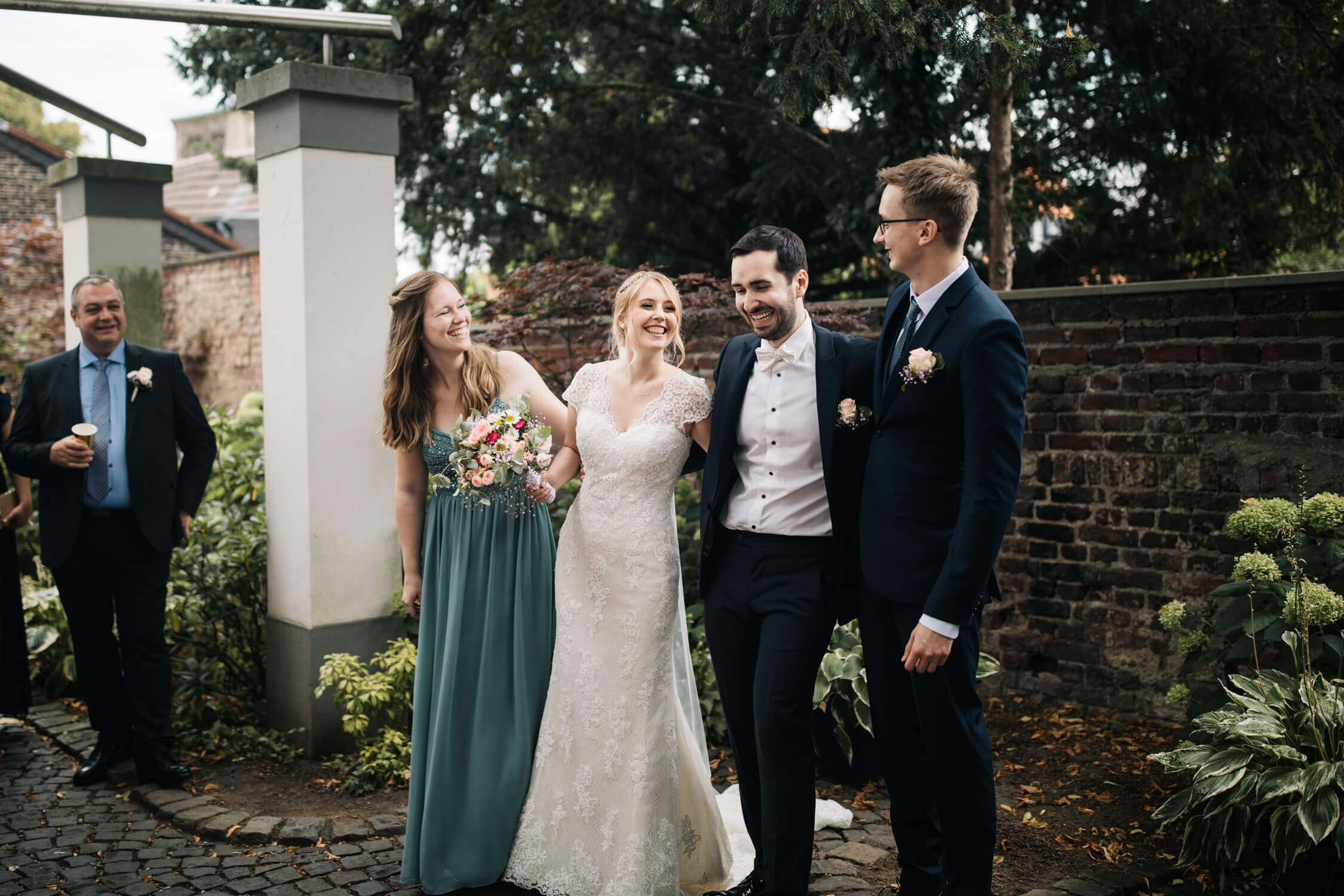 Standesamt, Krefeld, Garten, Freie Trauung, Hochzeitsreportage, Hochzeit, Hochzeitsfotograf, Reportage, Nina Buschenhofen, Liebe, Hochzeitsfotografie