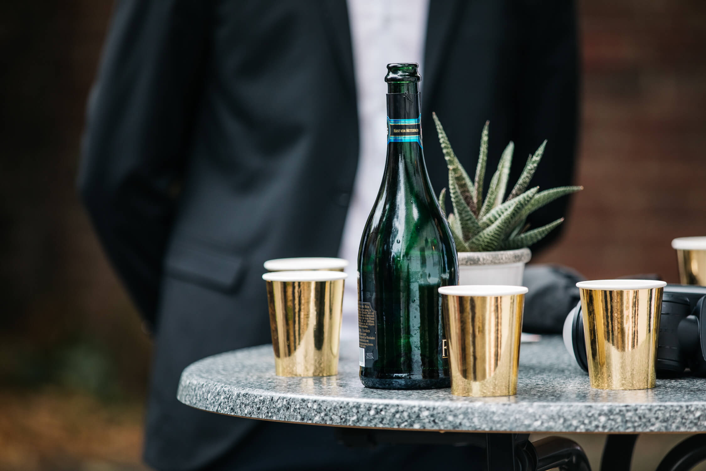 Standesamt, Krefeld, Garten, Freie Trauung, Hochzeitsreportage, Hochzeit, Hochzeitsfotograf, Reportage, Nina Buschenhofen, Liebe, Hochzeitsfotografie