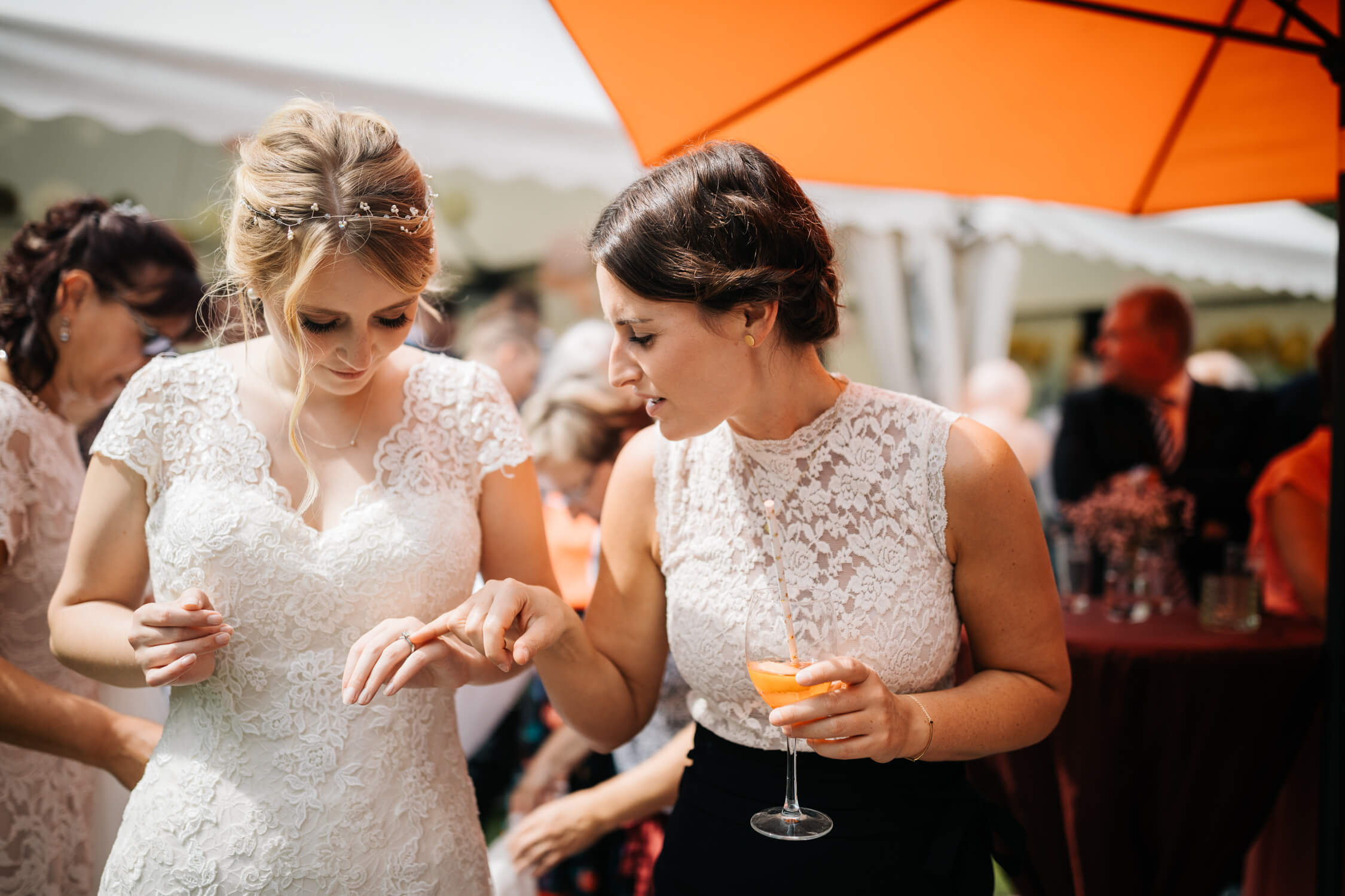 Standesamt, Krefeld, Garten, Freie Trauung, Hochzeitsreportage, Hochzeit, Hochzeitsfotograf, Reportage, Nina Buschenhofen, Liebe, Hochzeitsfotografie