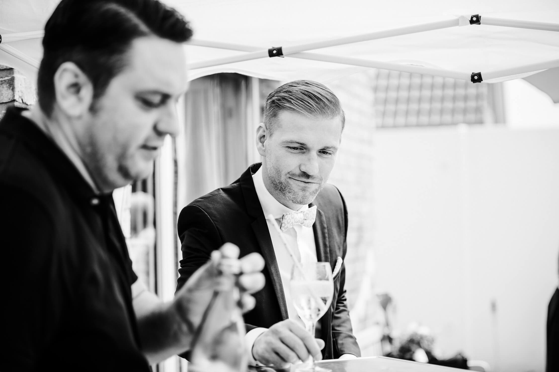 Standesamt, Krefeld, Garten, Freie Trauung, Hochzeitsreportage, Hochzeit, Hochzeitsfotograf, Reportage, Nina Buschenhofen, Liebe, Hochzeitsfotografie