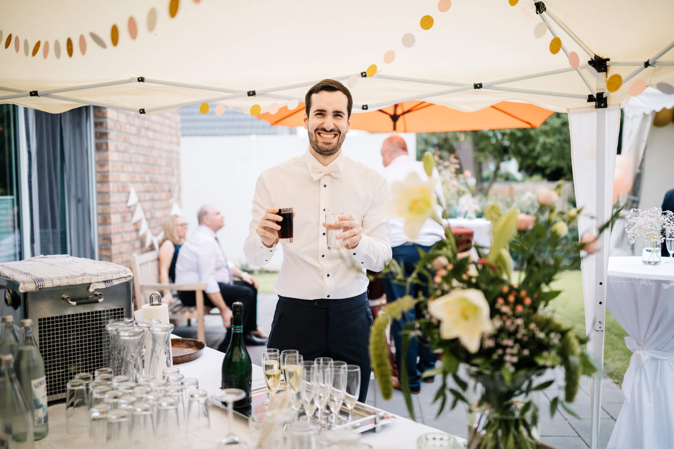Standesamt, Krefeld, Garten, Freie Trauung, Hochzeitsreportage, Hochzeit, Hochzeitsfotograf, Reportage, Nina Buschenhofen, Liebe, Hochzeitsfotografie