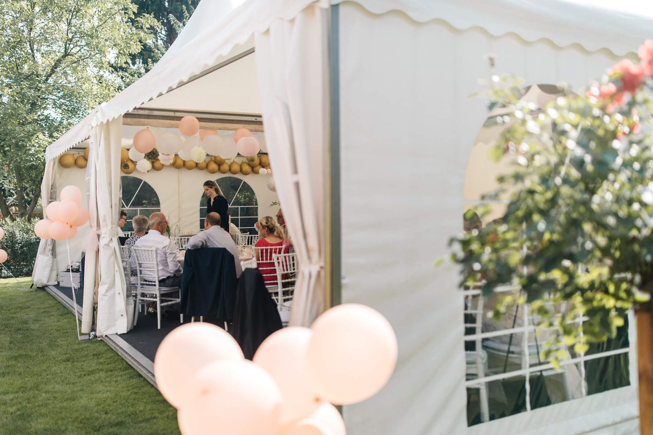 Standesamt, Krefeld, Garten, Freie Trauung, Hochzeitsreportage, Hochzeit, Hochzeitsfotograf, Reportage, Nina Buschenhofen, Liebe, Hochzeitsfotografie