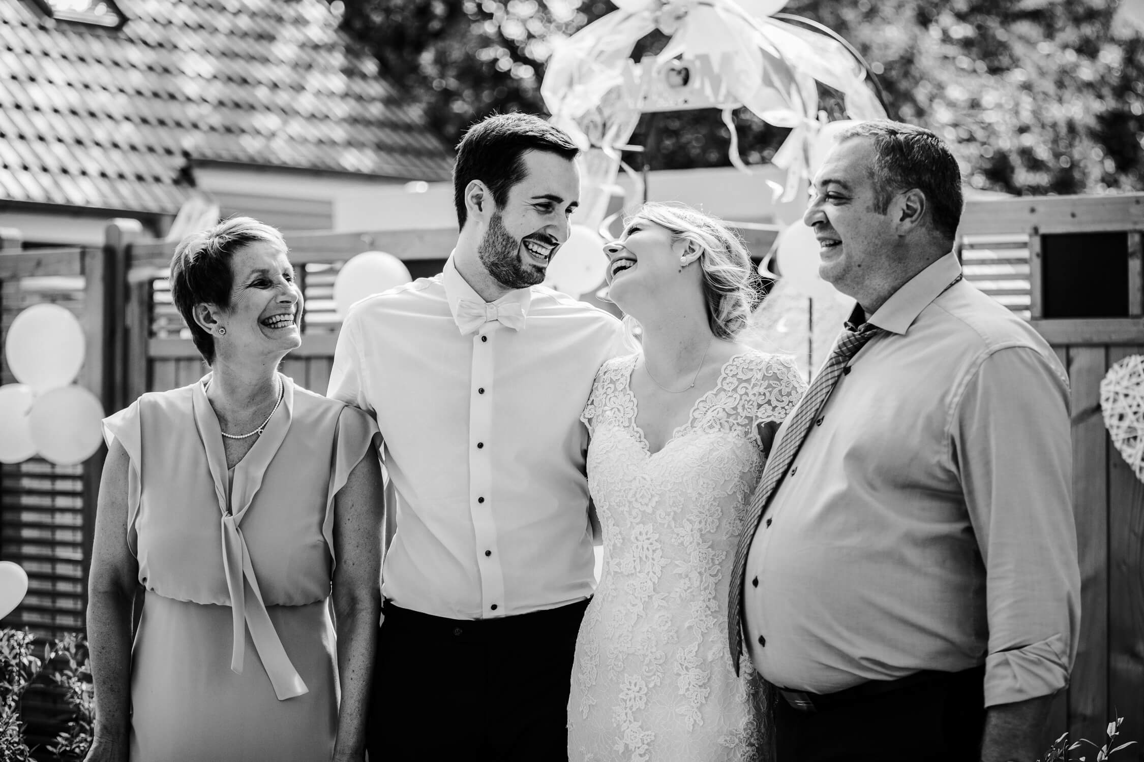 Standesamt, Krefeld, Garten, Freie Trauung, Hochzeitsreportage, Hochzeit, Hochzeitsfotograf, Reportage, Nina Buschenhofen, Liebe, Hochzeitsfotografie