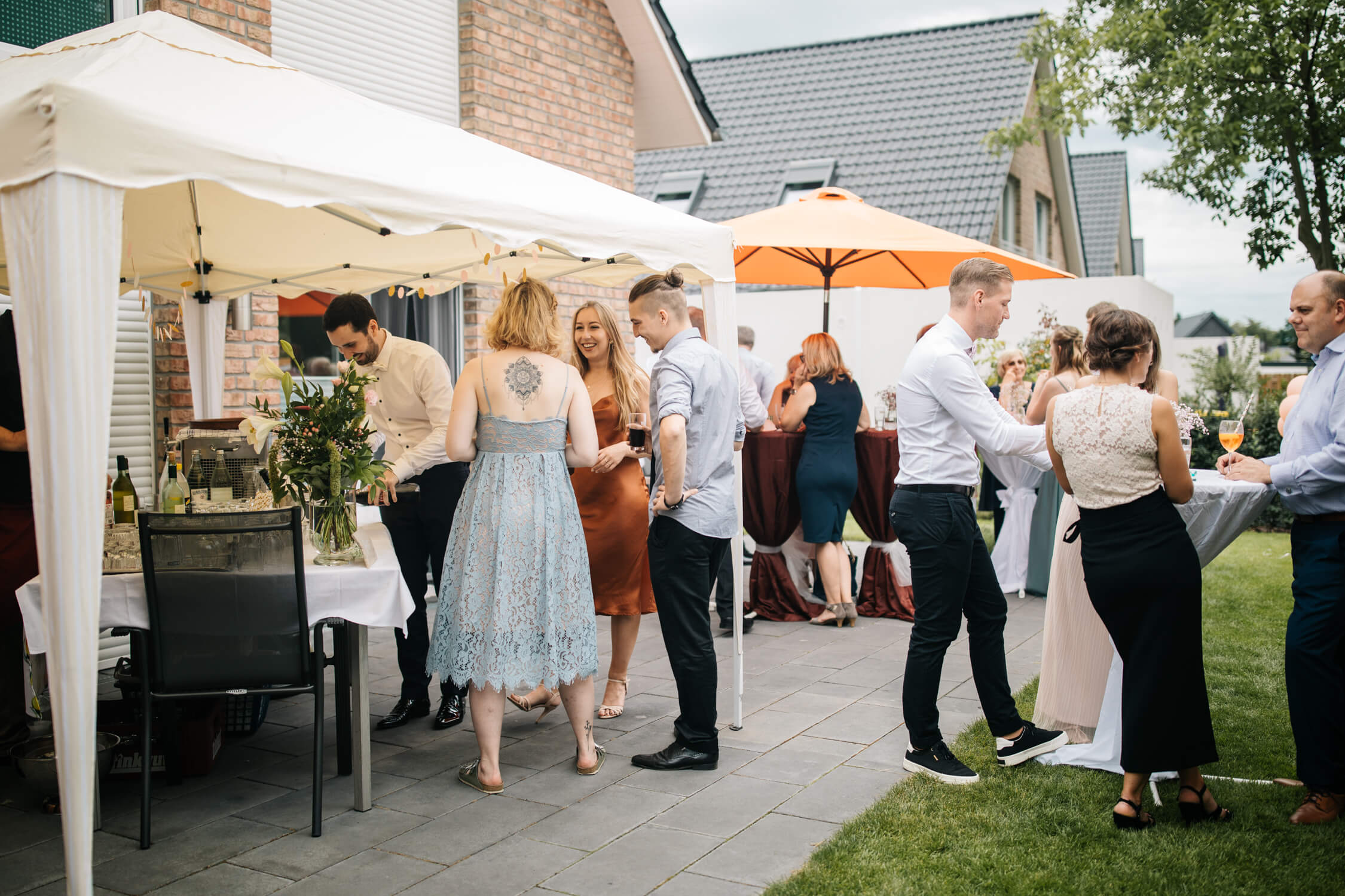 Standesamt, Krefeld, Garten, Freie Trauung, Hochzeitsreportage, Hochzeit, Hochzeitsfotograf, Reportage, Nina Buschenhofen, Liebe, Hochzeitsfotografie