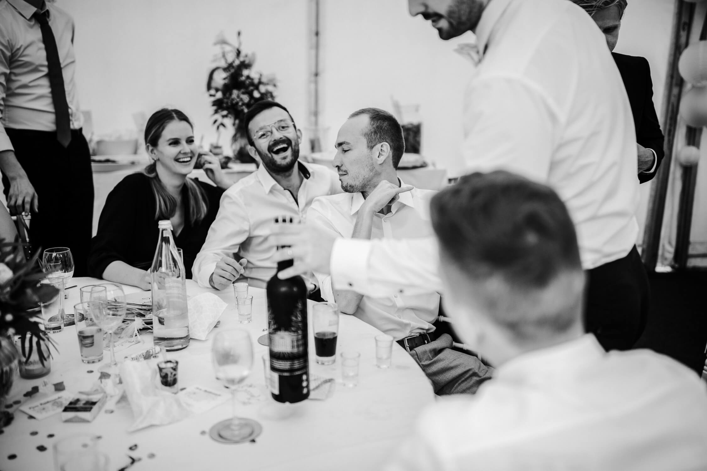Standesamt, Krefeld, Garten, Freie Trauung, Hochzeitsreportage, Hochzeit, Hochzeitsfotograf, Reportage, Nina Buschenhofen, Liebe, Hochzeitsfotografie